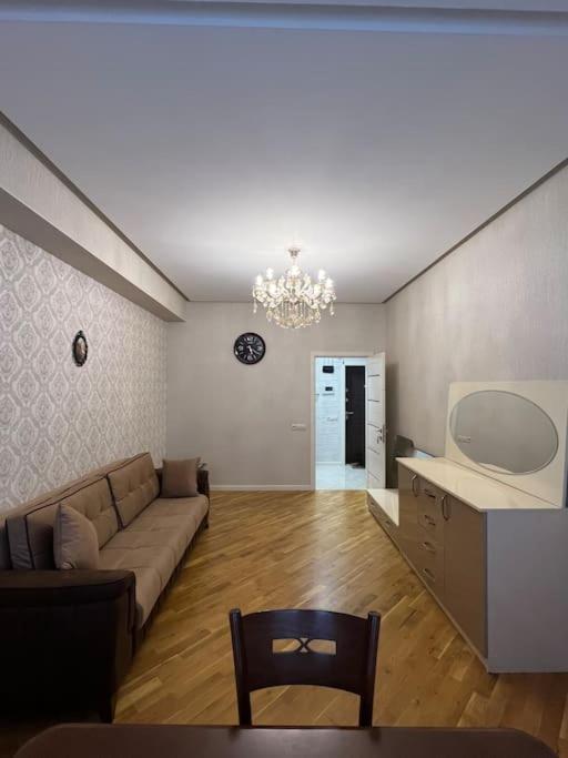 Comfy 2 bedroom Near Heydar Aliyev centre