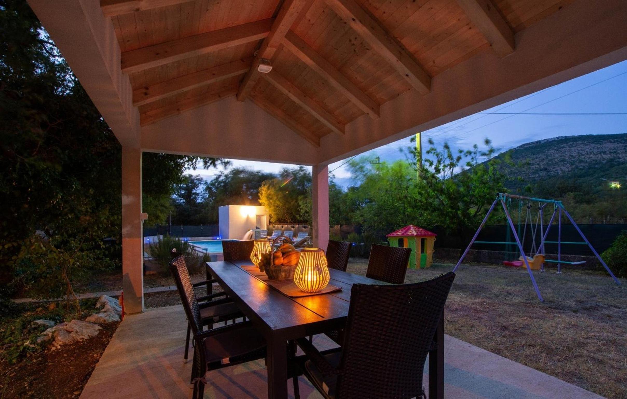 Spacious Prgomet Retreat with Private Pool, Fitness Centre, and Garden