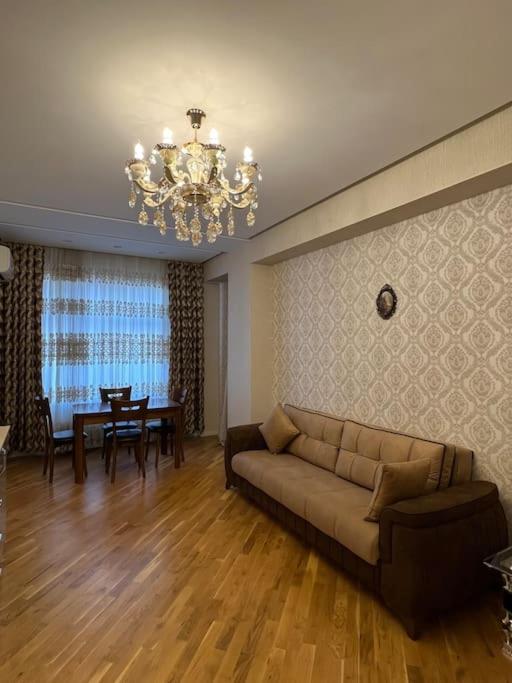 Comfy 2 bedroom Near Heydar Aliyev centre