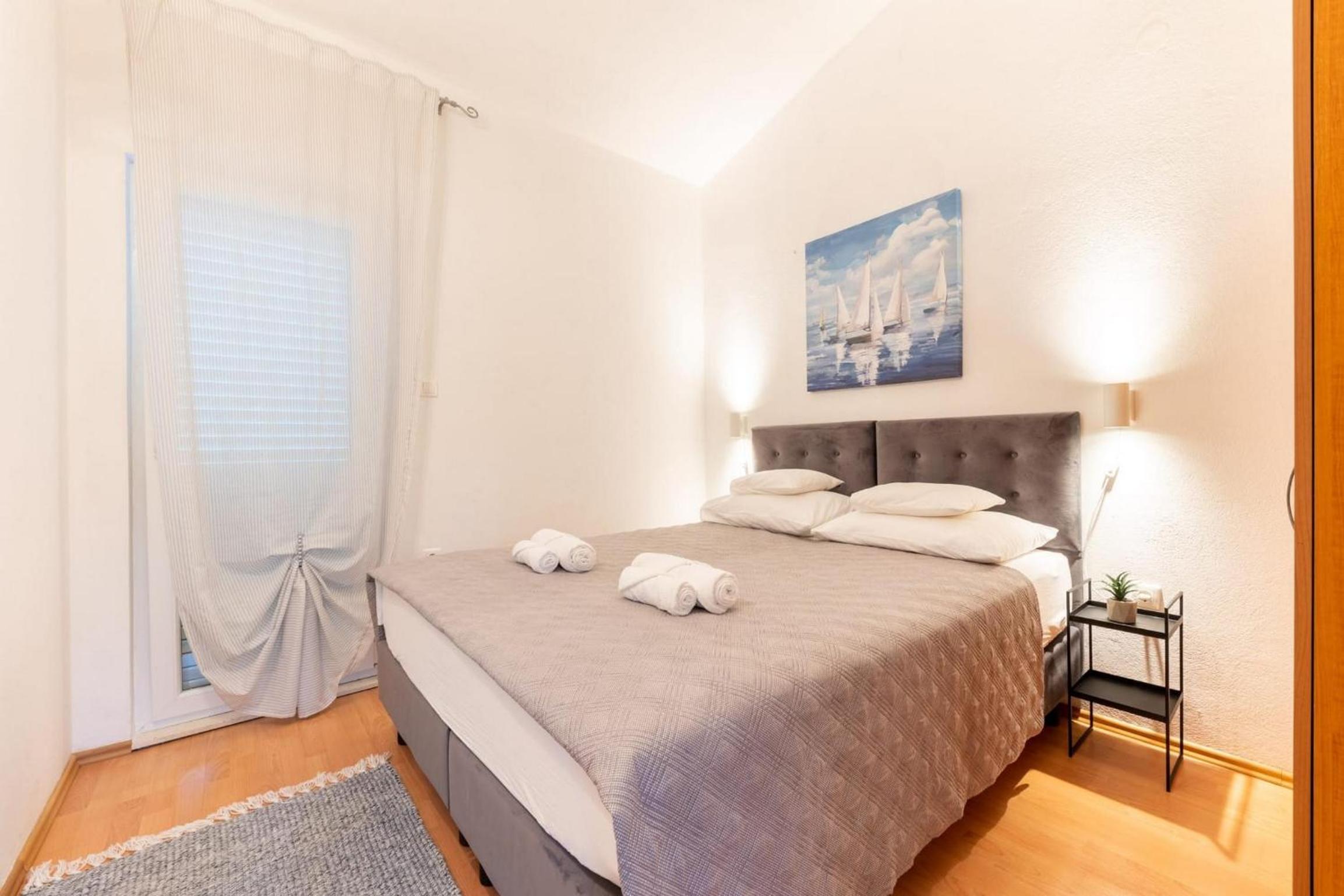 Spacious Prgomet Retreat with Private Pool, Fitness Centre, and Garden