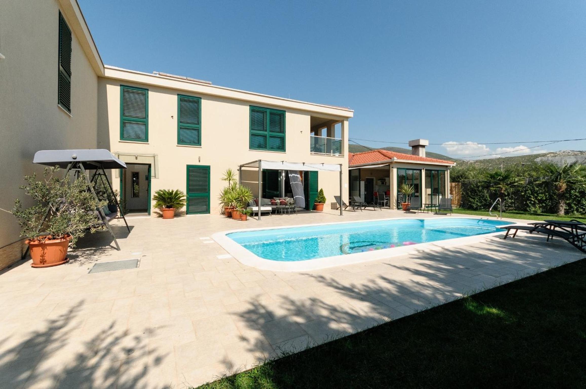 Luxury Villa with Heated Pool, Terrace, and Outdoor Amenities for Relaxation