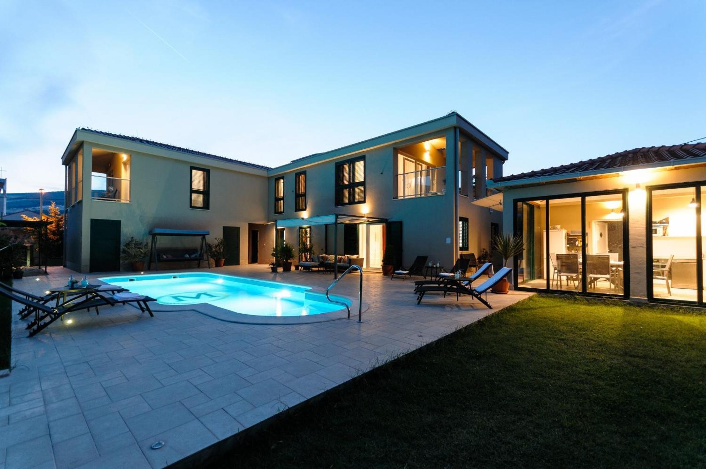 Luxury Villa with Heated Pool, Terrace, and Outdoor Amenities for Relaxation