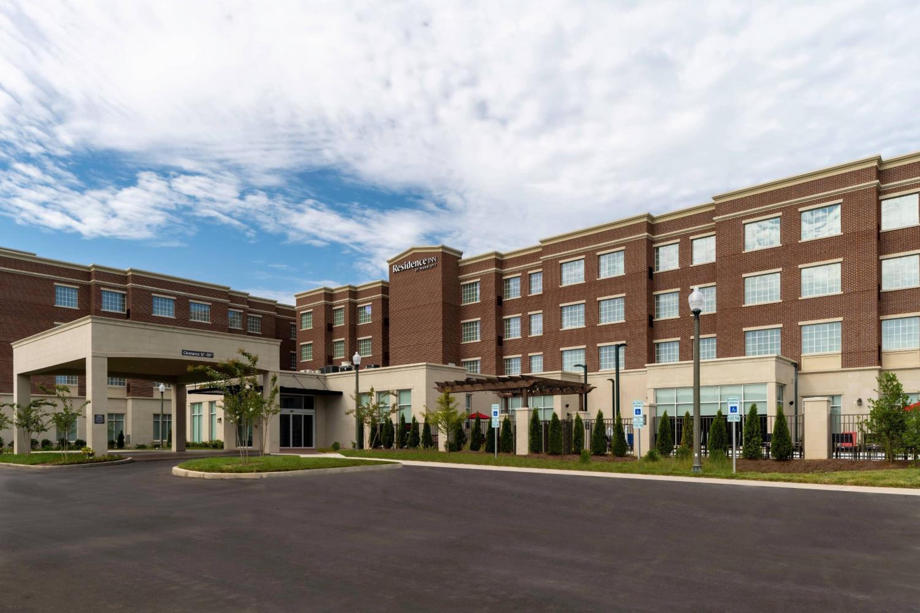 Hotel Residence Inn Franklin Berry Farms - Image 1