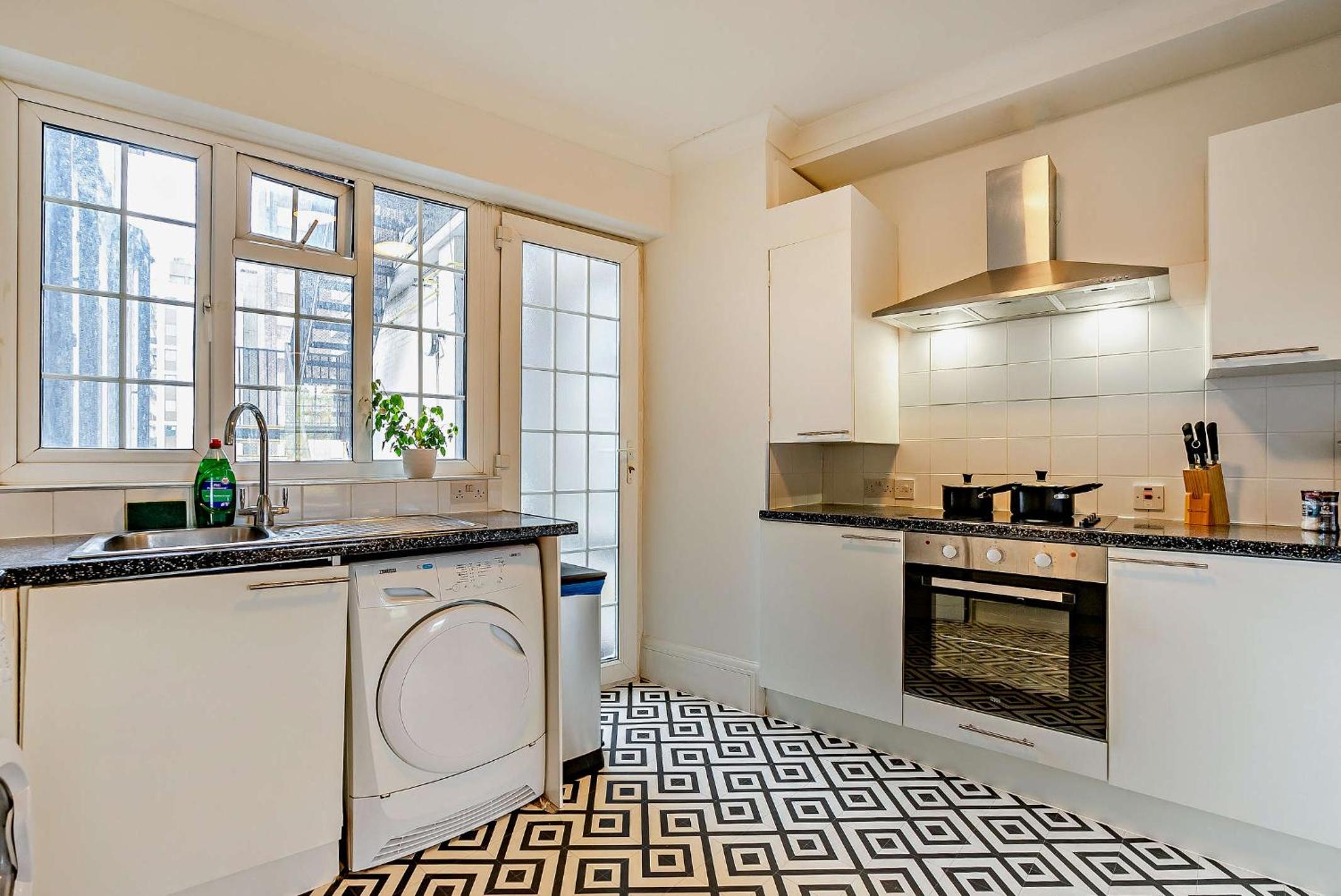 Strathmore Court Apartments