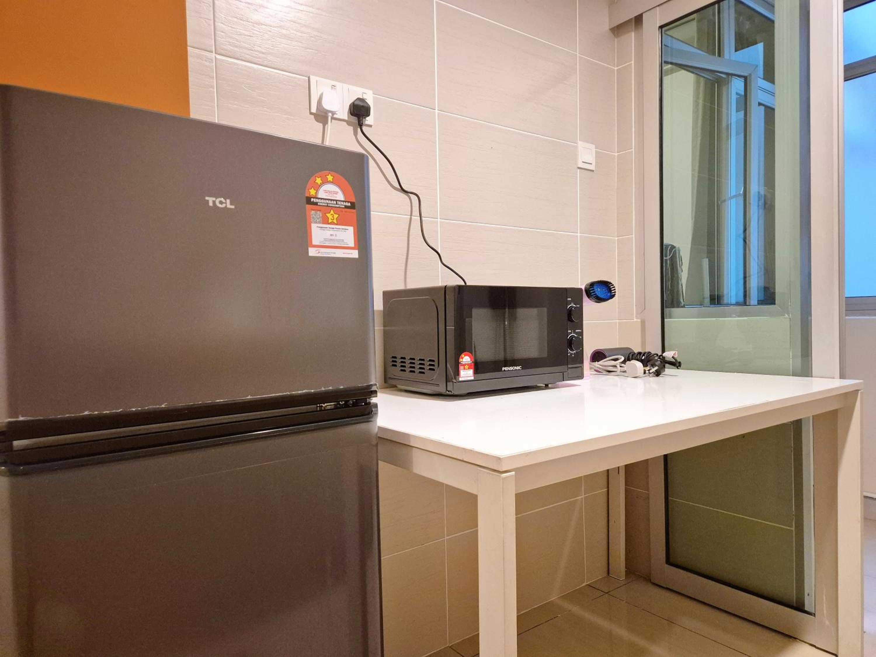 Walking Distance to Mount Austin - 6 pax Newly Renovated