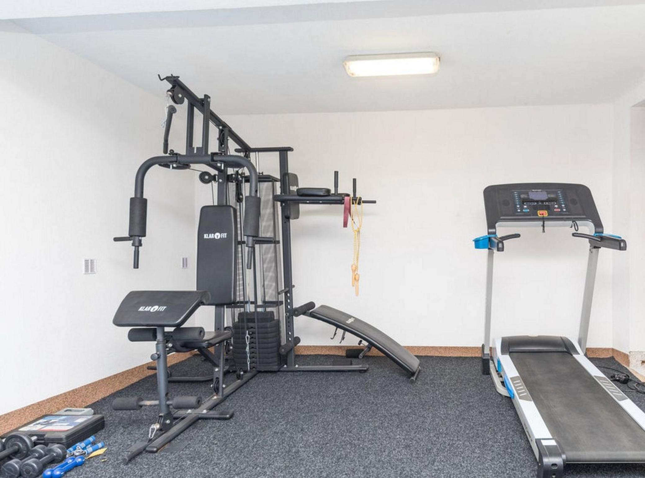 Relaxing Holiday Home with Pool, Fitness Area, and Entertainment Facilities view 5