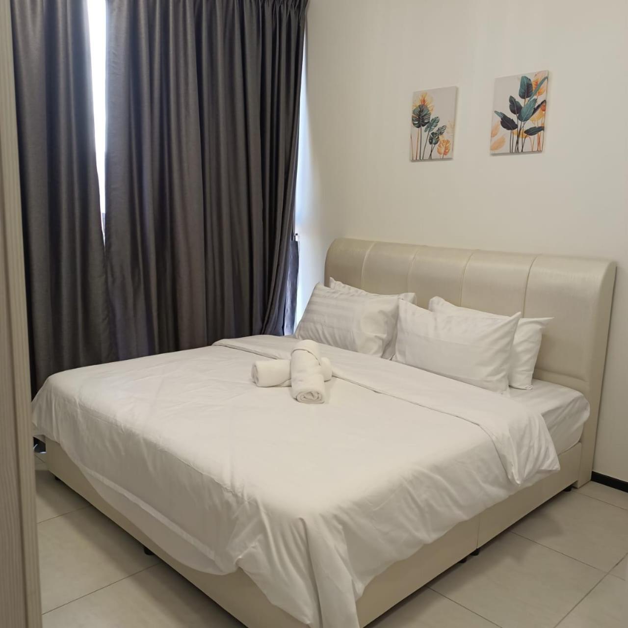 Urban Suites George town - Affordable & Luxury Stay - High-Floor with Spectacular Sea and Penang Bridge View photo 8