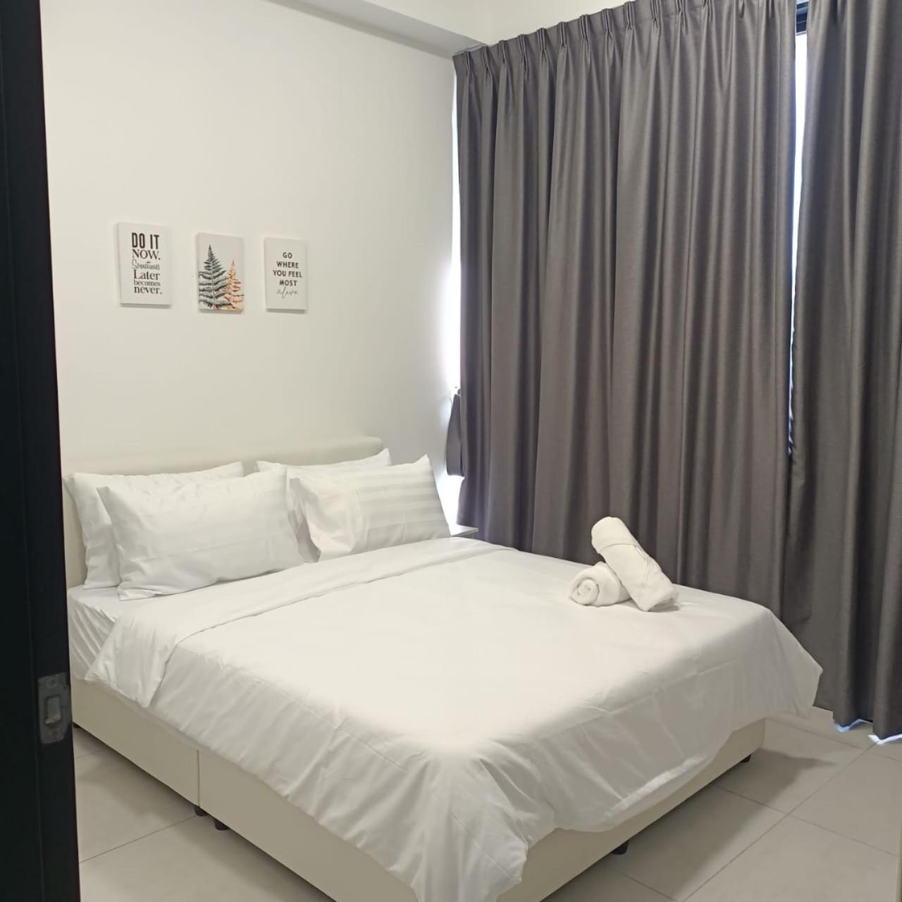 Urban Suites George town - Affordable & Luxury Stay - High-Floor with Spectacular Sea and Penang Bridge View photo 3