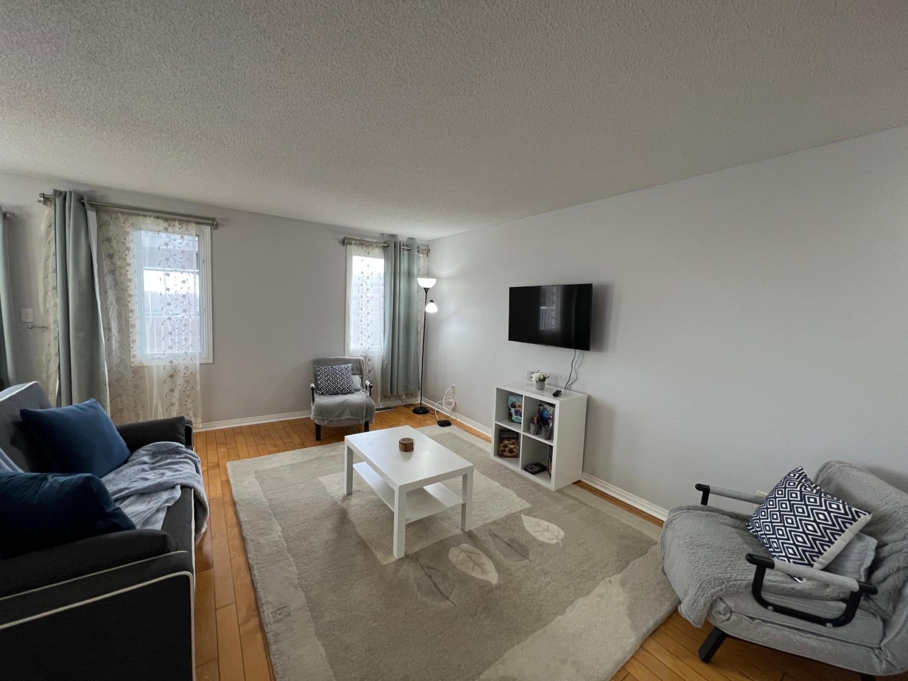 Arbour Ridge Vacation Home - Trail View! 5 bedrooms, 8 beds