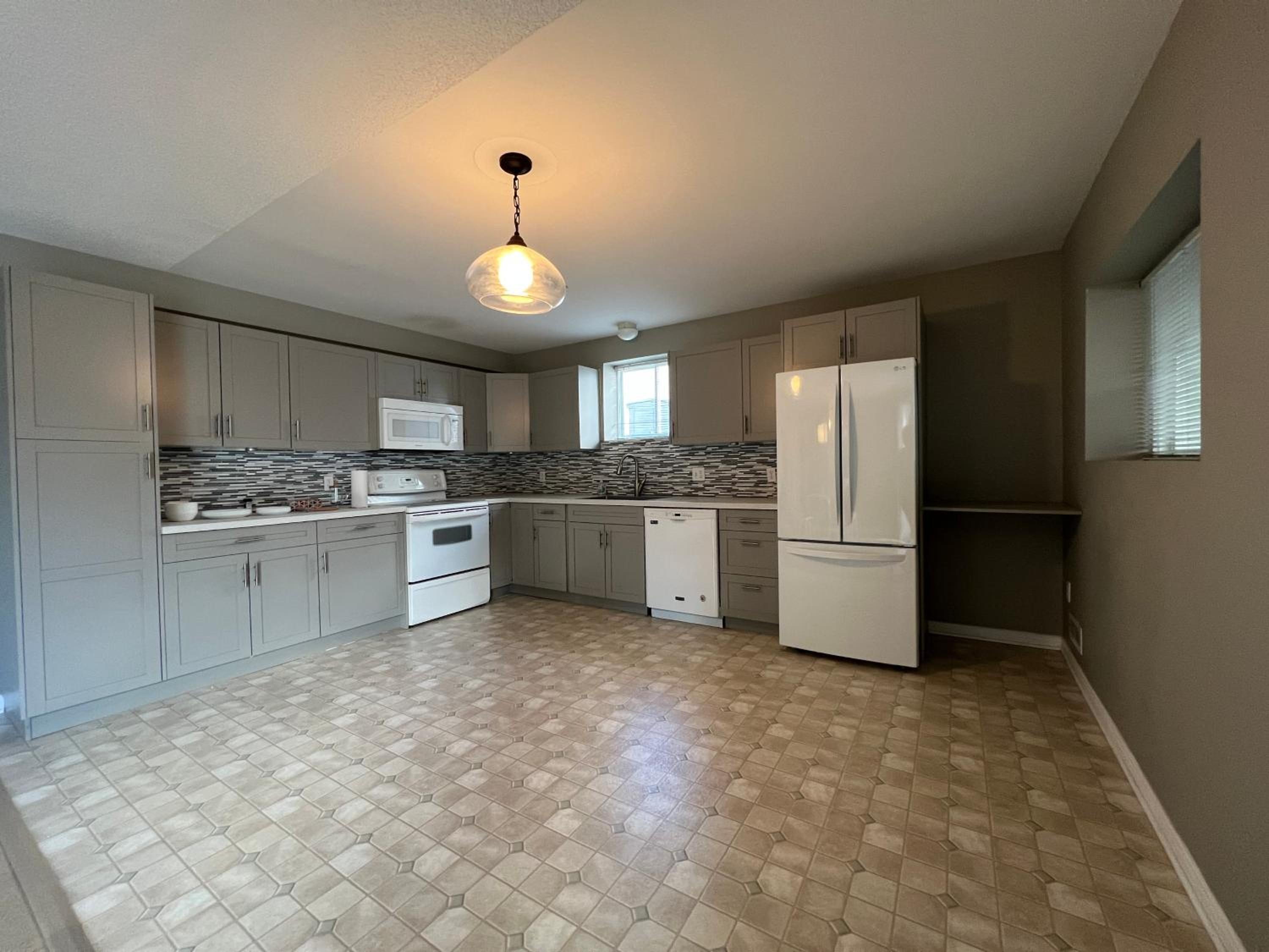Arbour Ridge Vacation Home - Trail View! 5 bedrooms, 8 beds