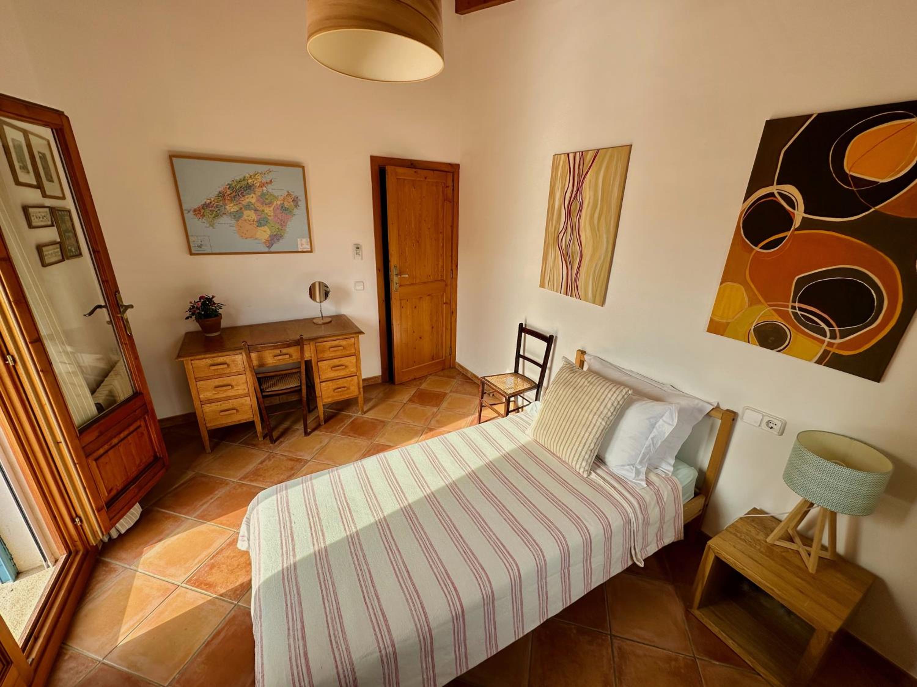 Beautiful house with spectacular mountain views in Alaró