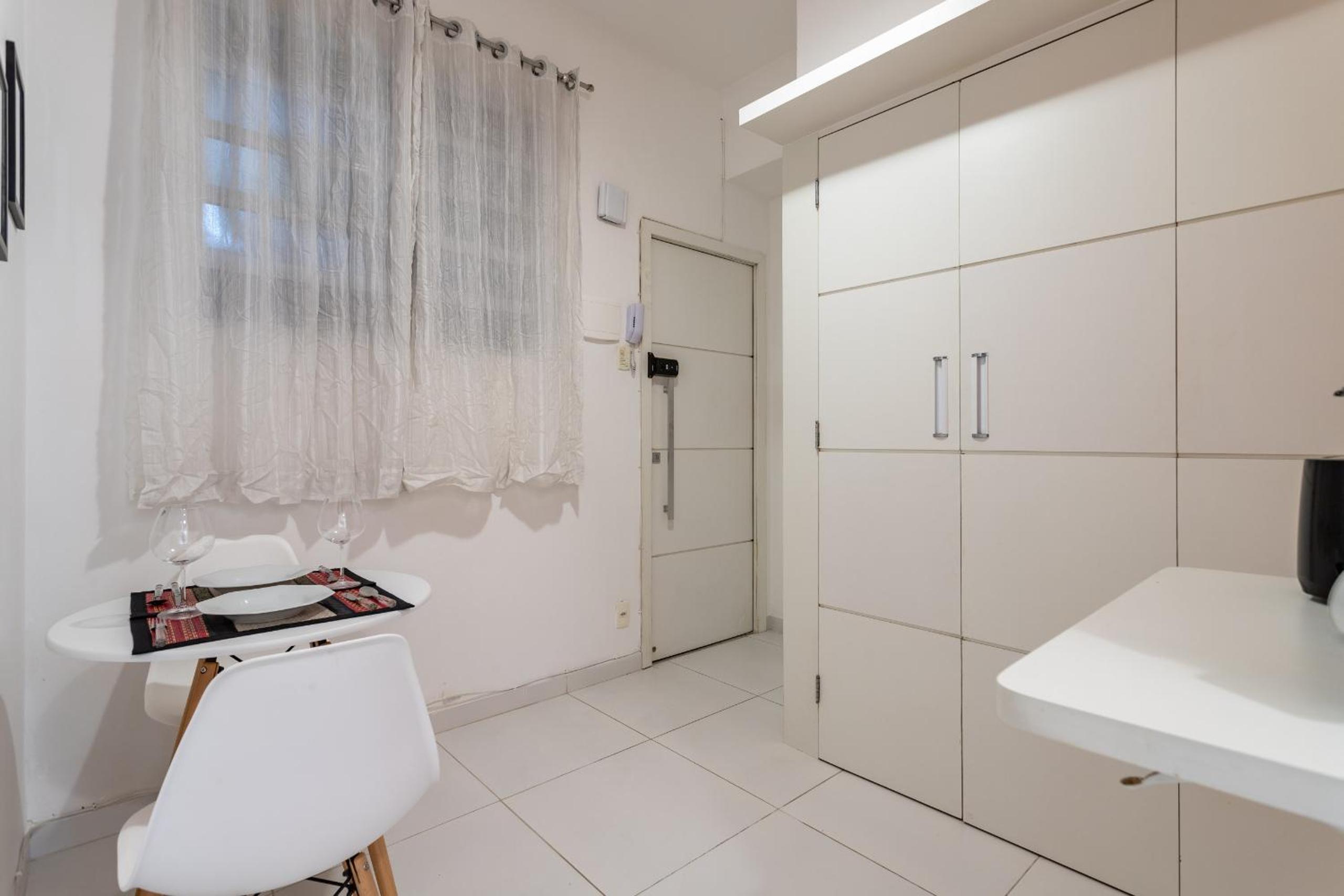 Studio em Copacabana a 5 minutos da praia - NSC309
