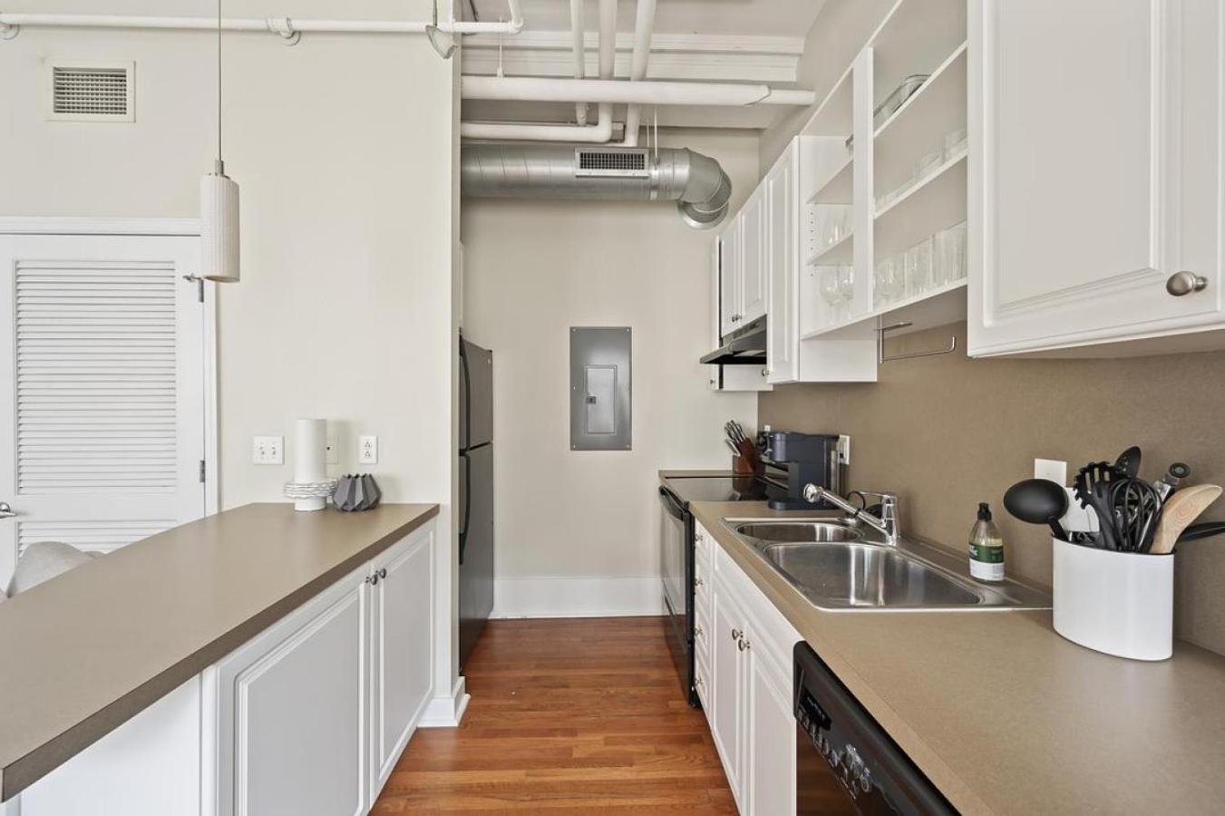 Photograph supplied for Landing at The Stahlman - 1 Bedroom in Downtown
