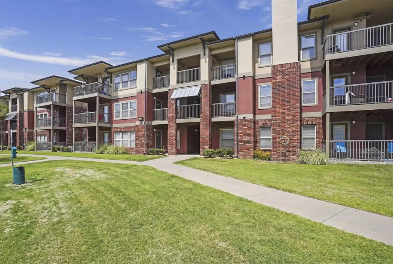 Landing at The Reserve at Elm - 2 Bedrooms in Jenks