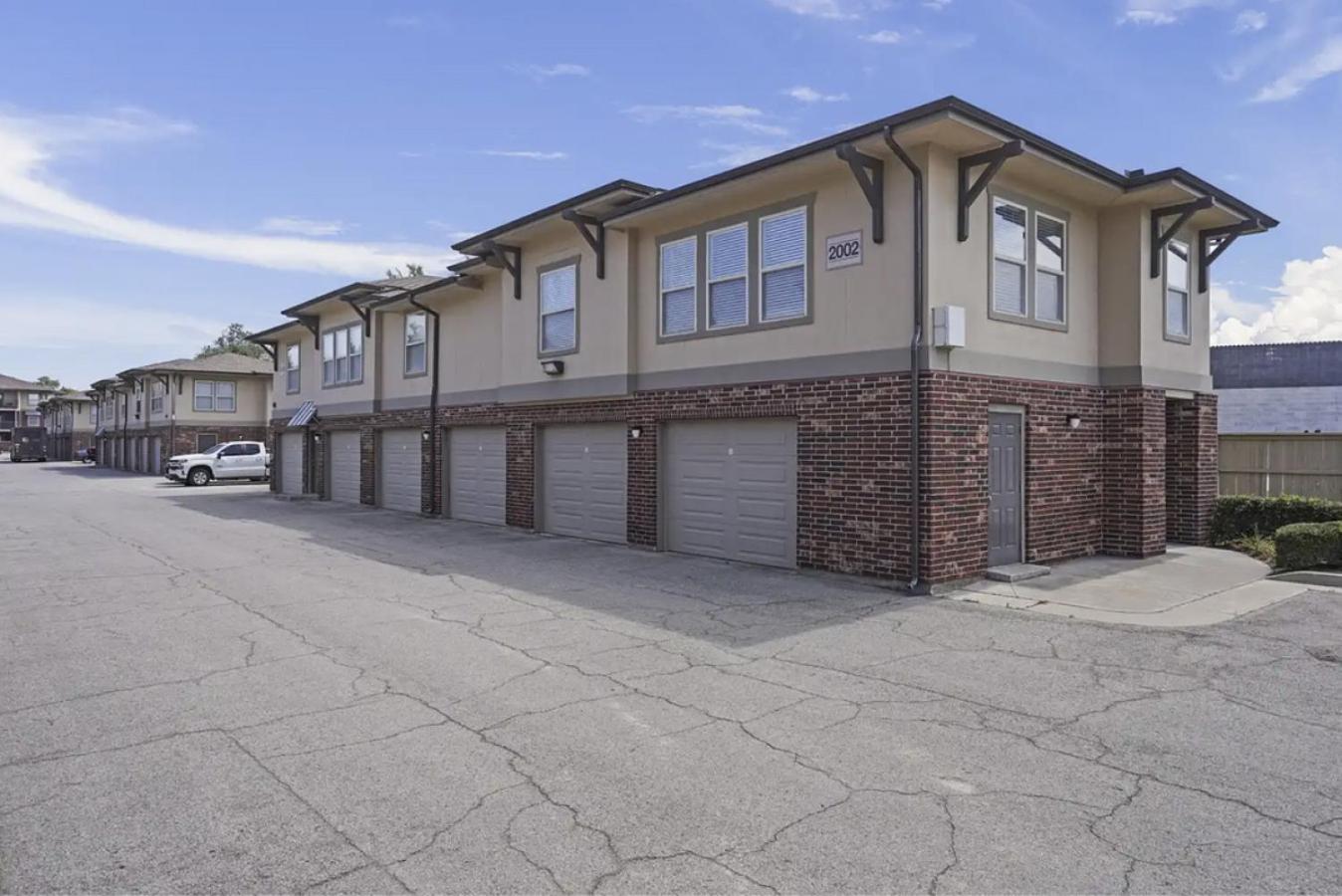 Landing at The Reserve at Elm - 2 Bedrooms in Jenks