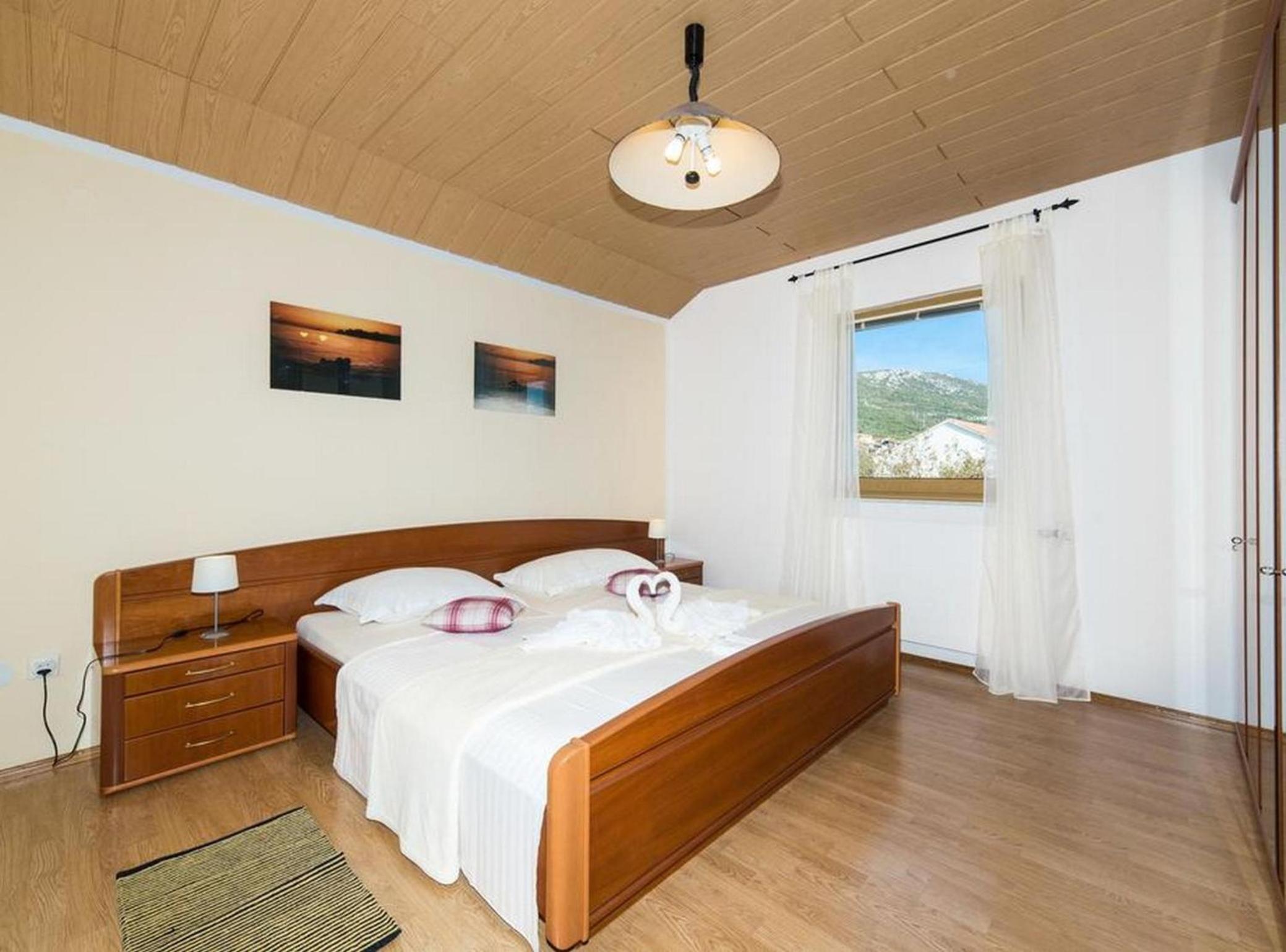 Spacious Holiday Home with Pool and Hot Tub in Kastel Stari
