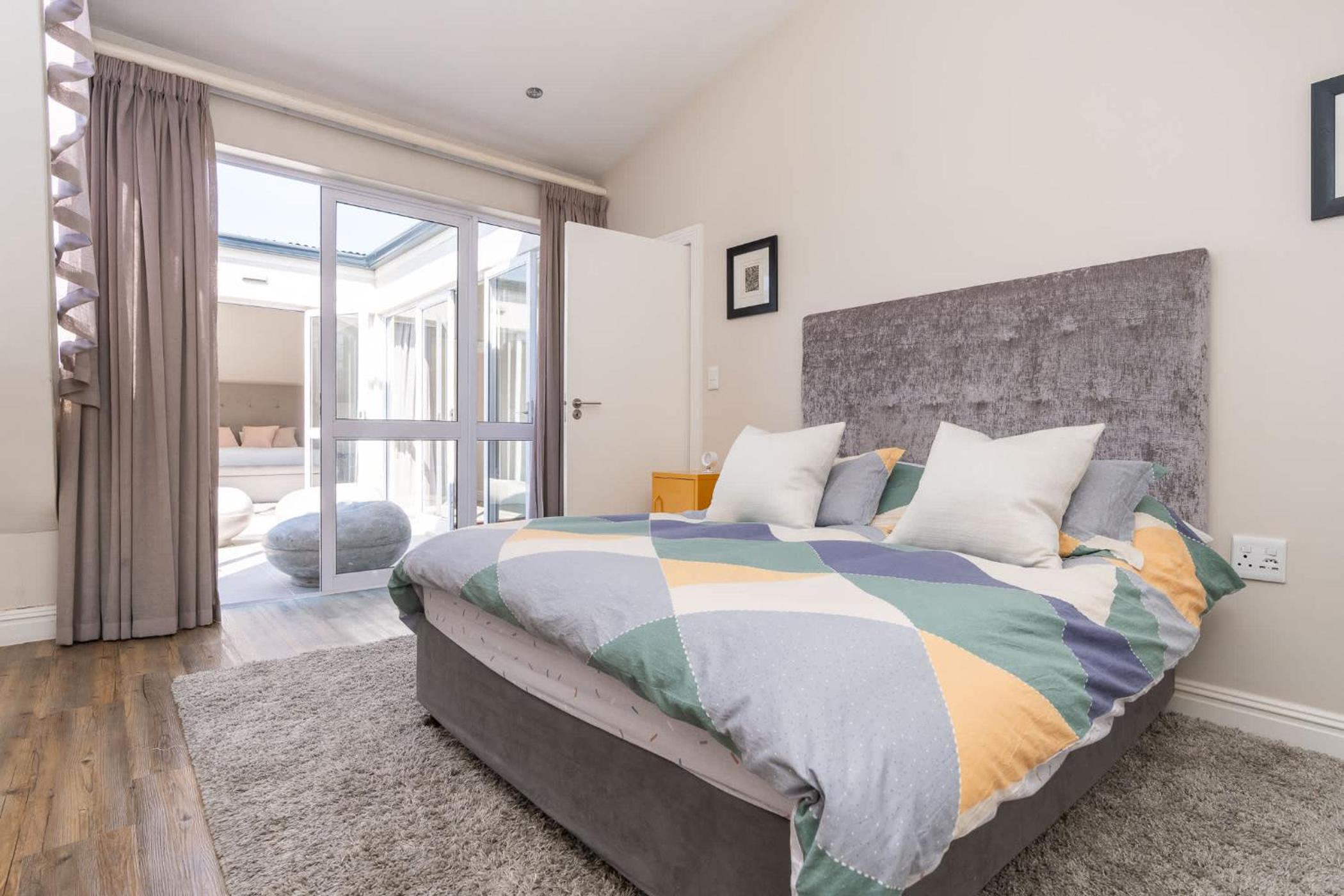 4 Bedroom Haven In Chelsea Village