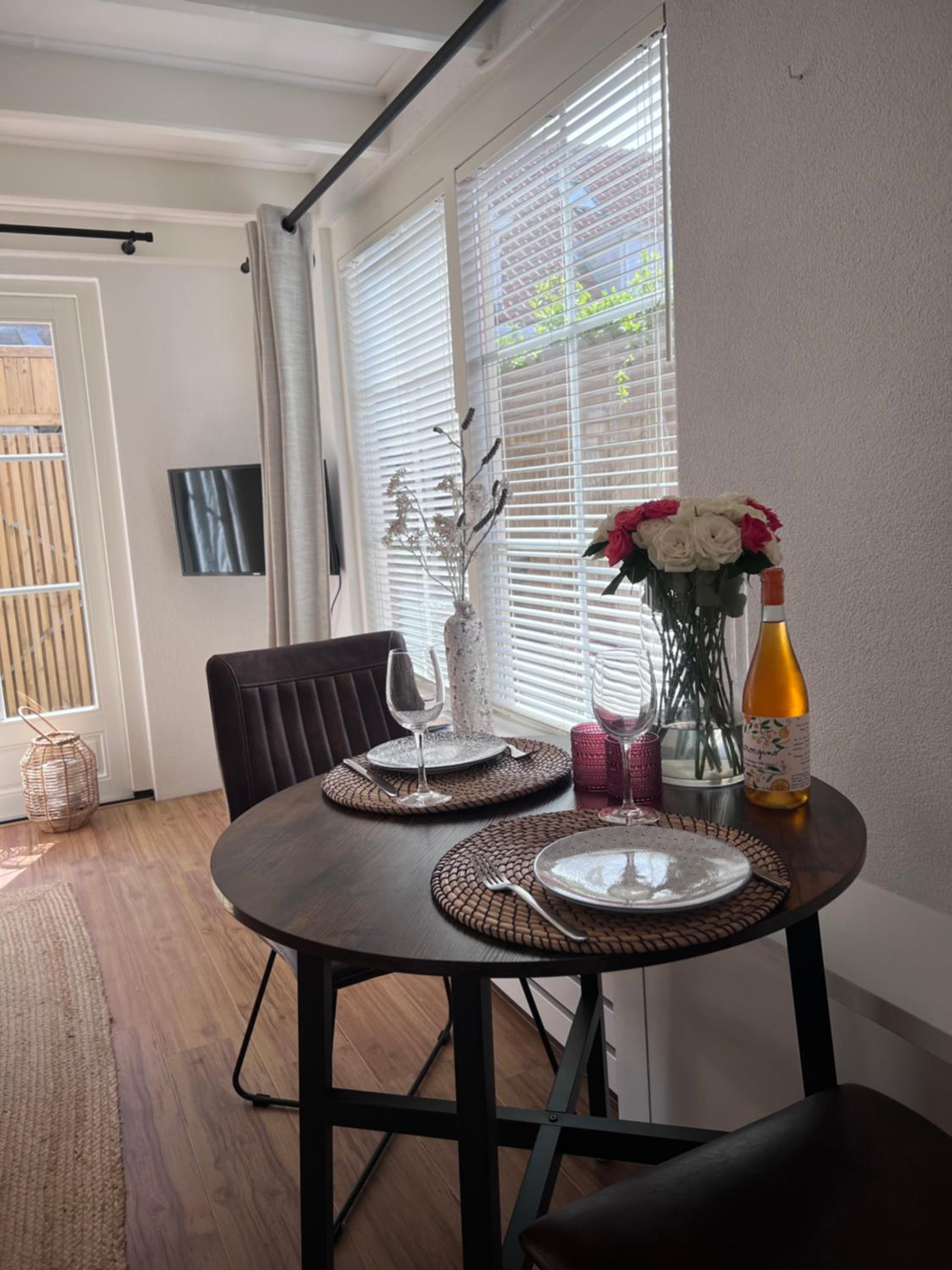 New! Heerlijk Gelegen Vakantiewoning op Maar 150 Meter van het Strand! view 4