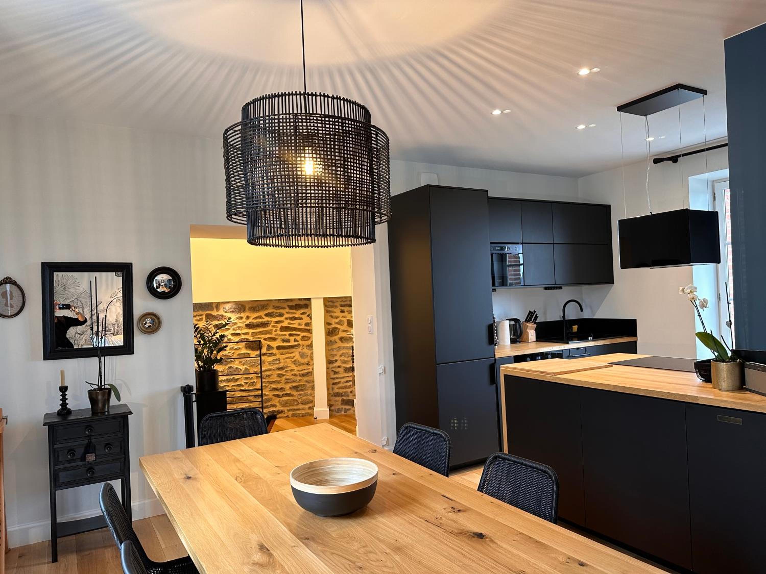 Les Libellules Appartement avec baignoire spa à Dinan Lanvallay