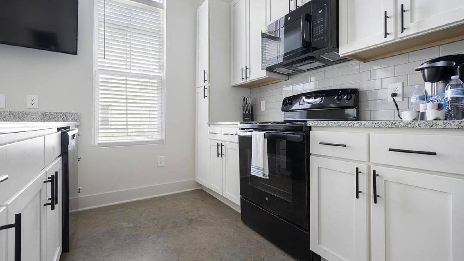 Landing at The Henry - 1 Bedroom in Northwest Charlotte view 5