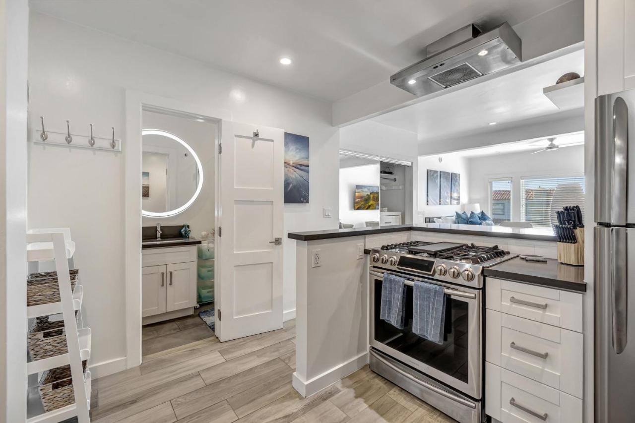 Ocean VIEWS! Steps from Victoria Beach, Lux Design view 3