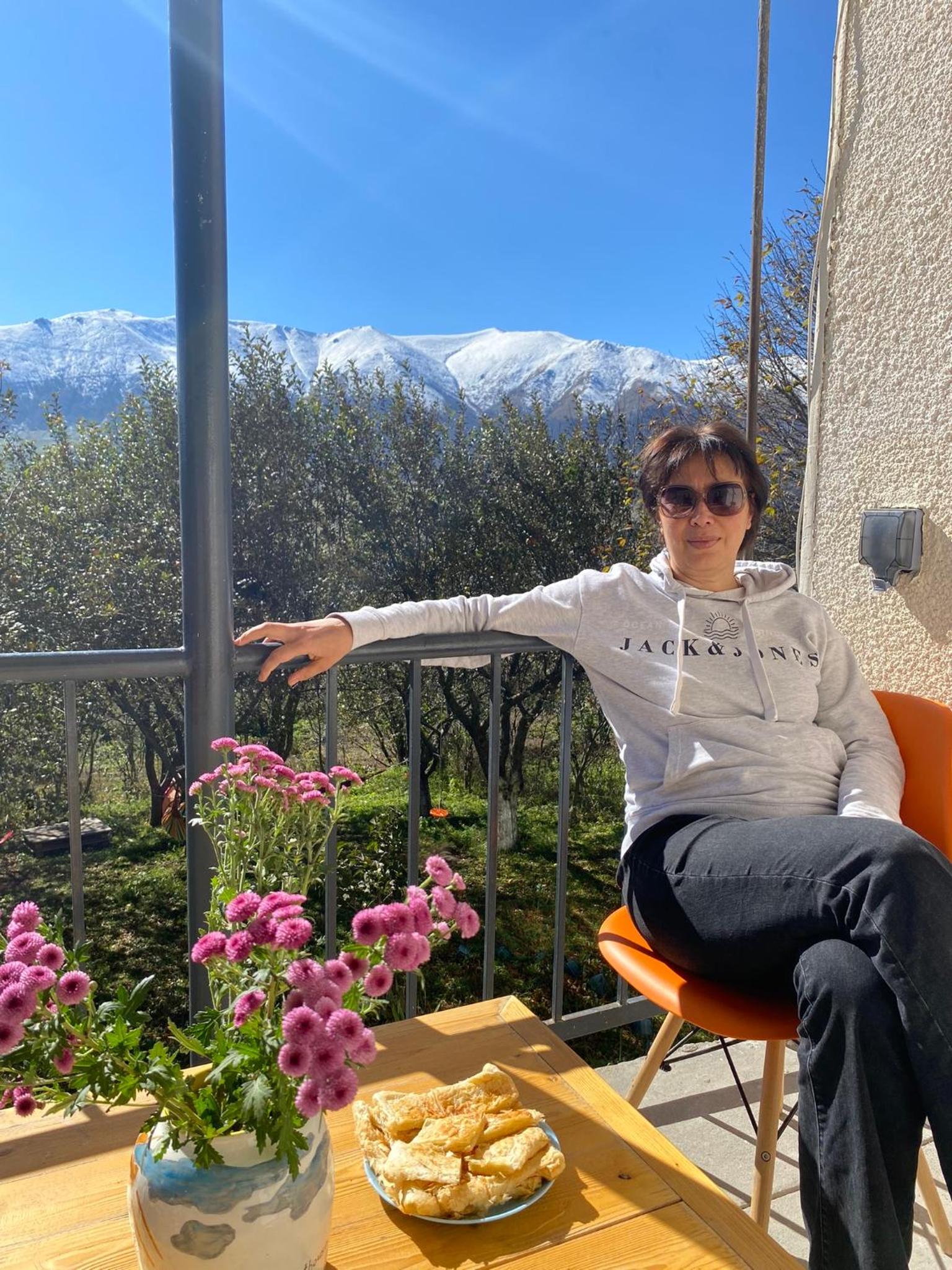 Dez Guest House with Mountain View