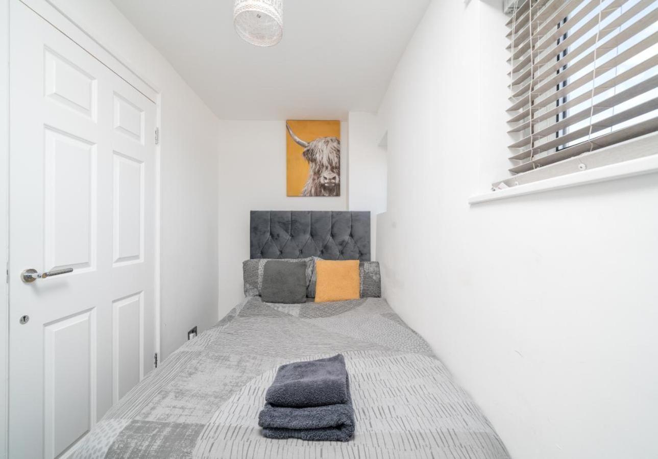 Charming Enfield Stay Relaxing Private Room in Great Location view 3
