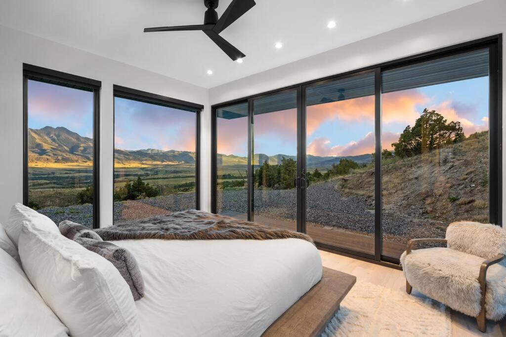 Eagles Wings, Condé Nast Luxe Yellowstone Retreat view 3
