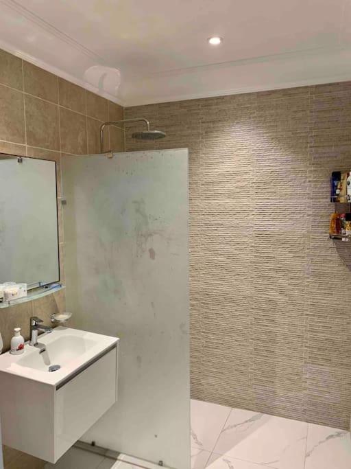 Exclusive Luxury Villa With Pool & Sauna near Sea Breeze