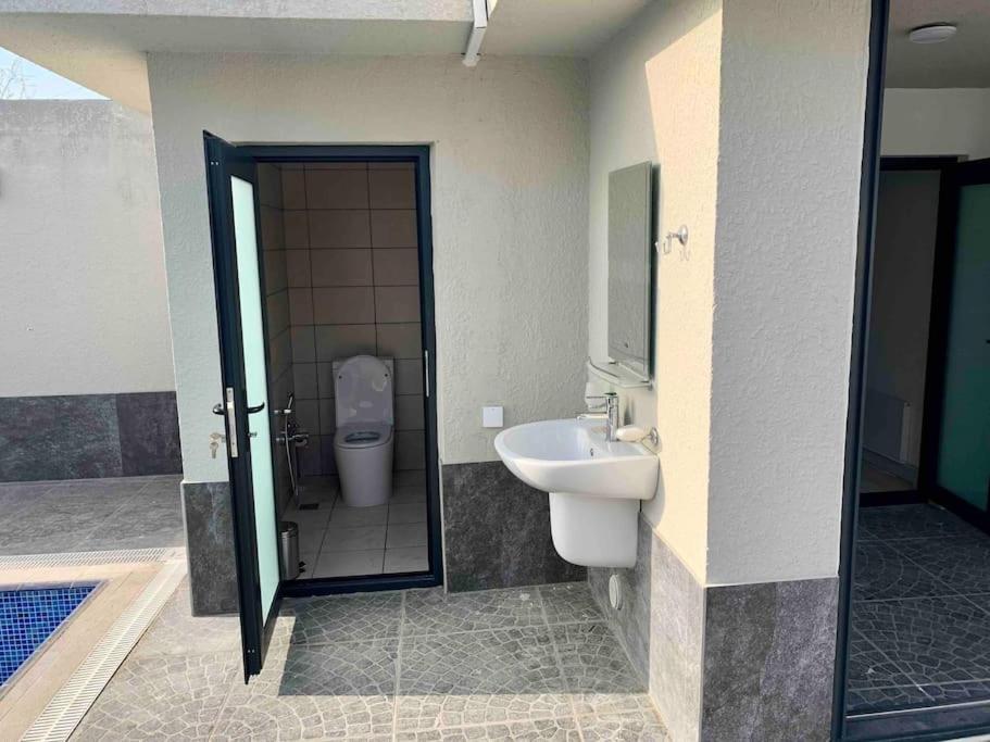 Exclusive Luxury Villa With Pool & Sauna near Sea Breeze