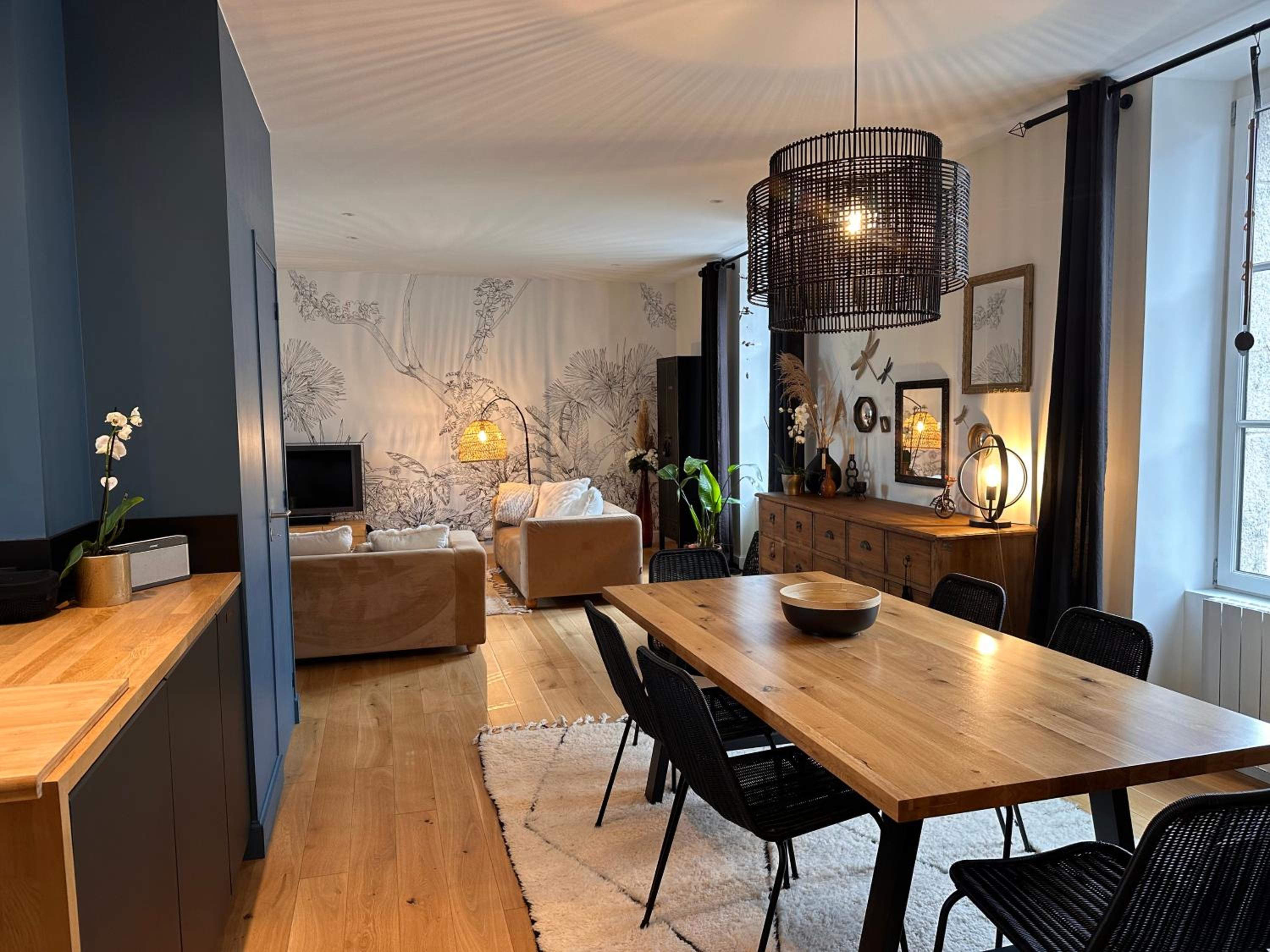 Les Libellules Appartement avec baignoire spa à Dinan Lanvallay