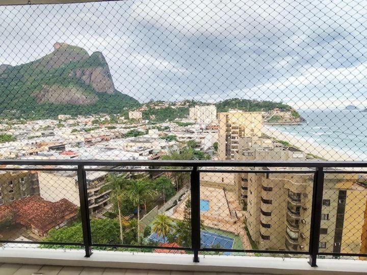 Praia do Pepê - Barra da Tijuca - Olegário Maciel