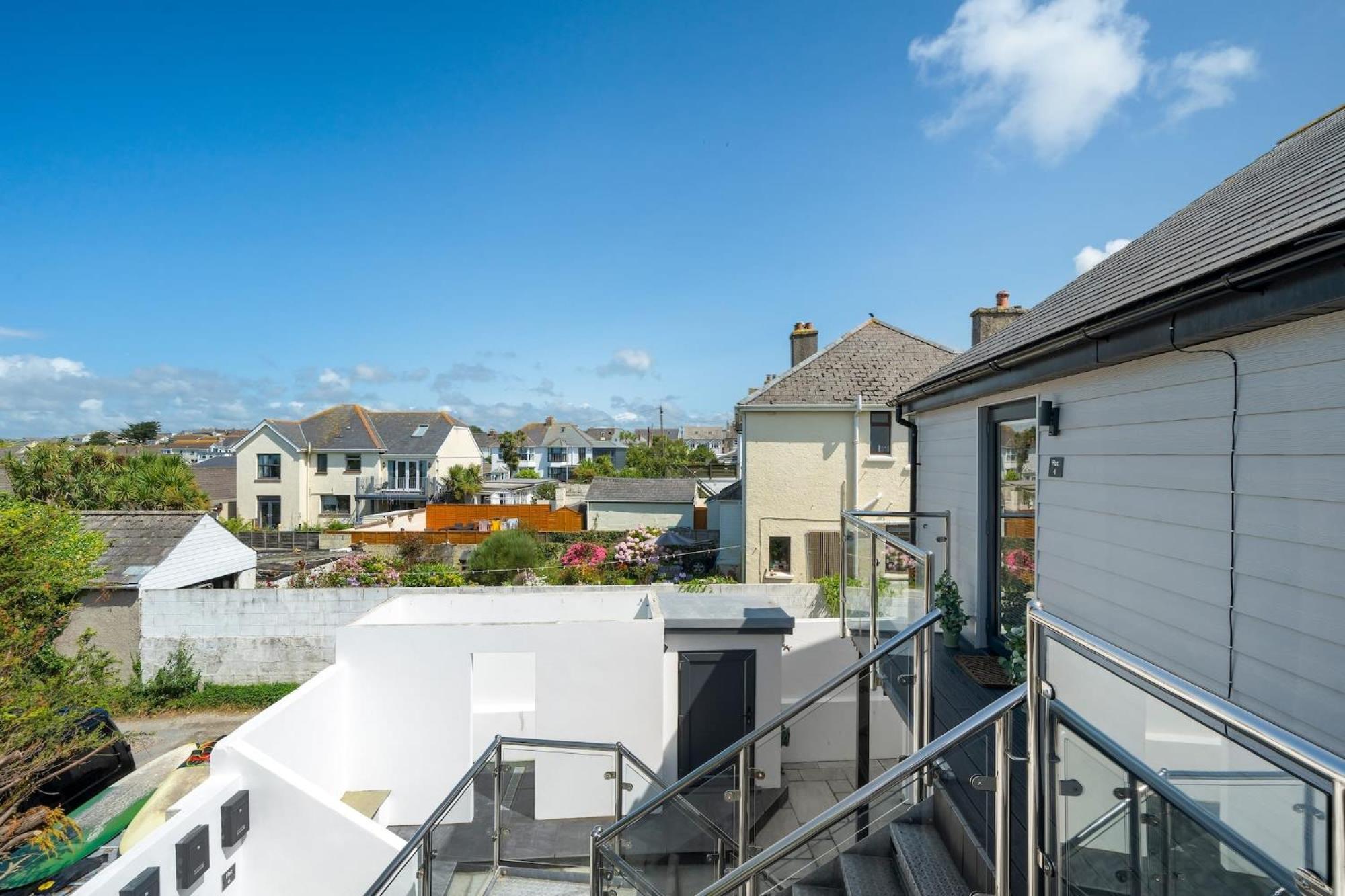 Modern Apartment with Private Parking Porth Beach view 2