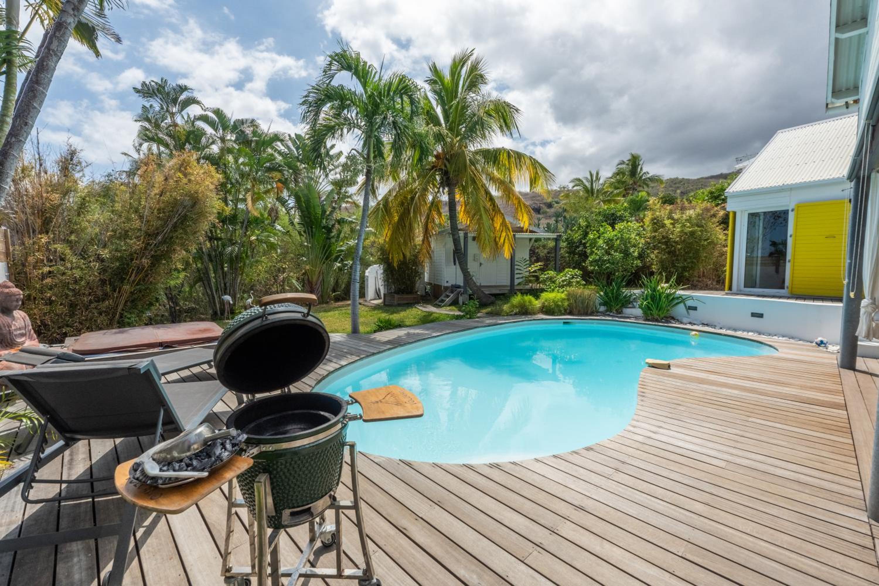 Villa Ylang - Piscine et Jacuzzi view 2