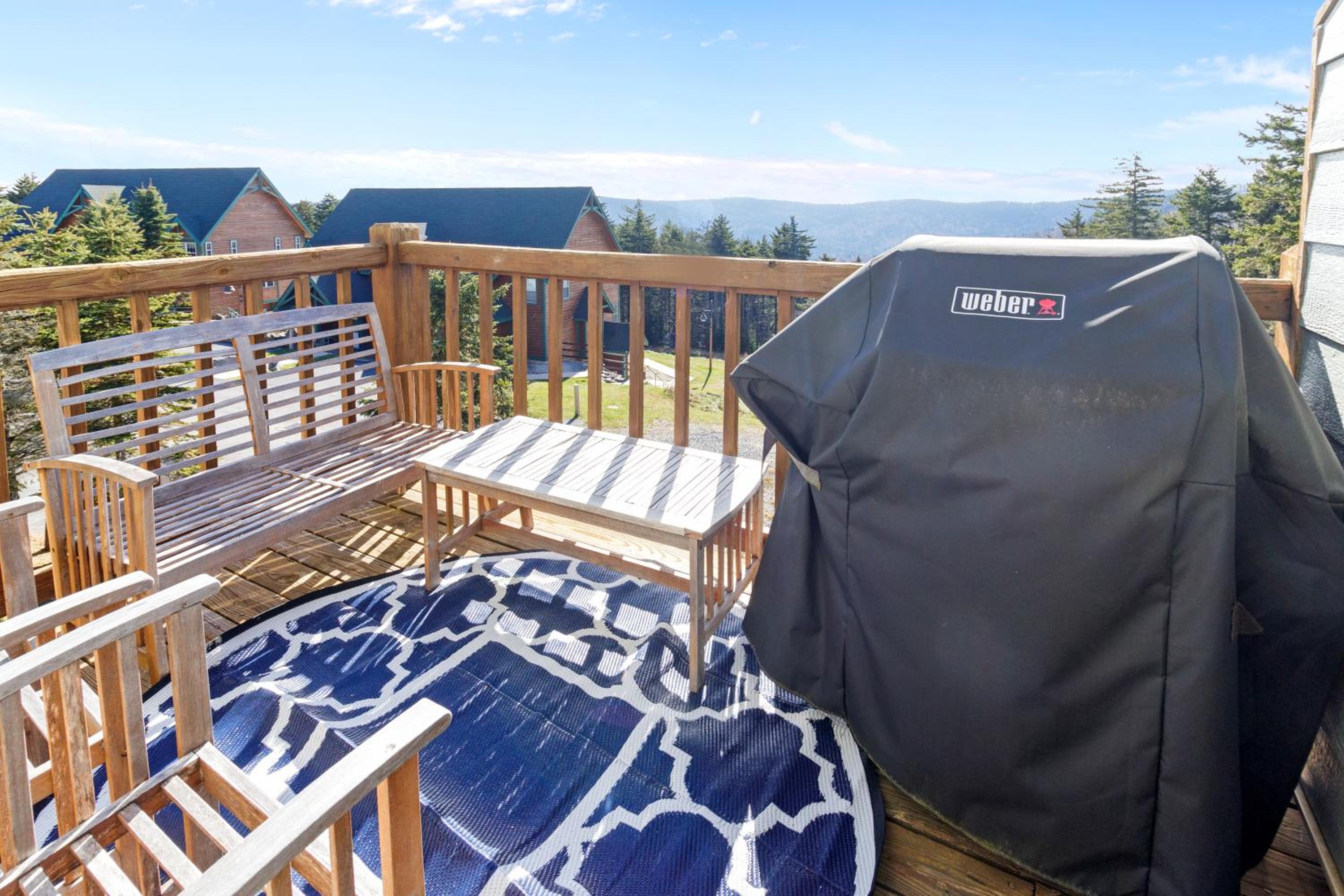 Powderidge 84 Quiet Townhome Deck Near Slopes WiFi EZ Parking view 3