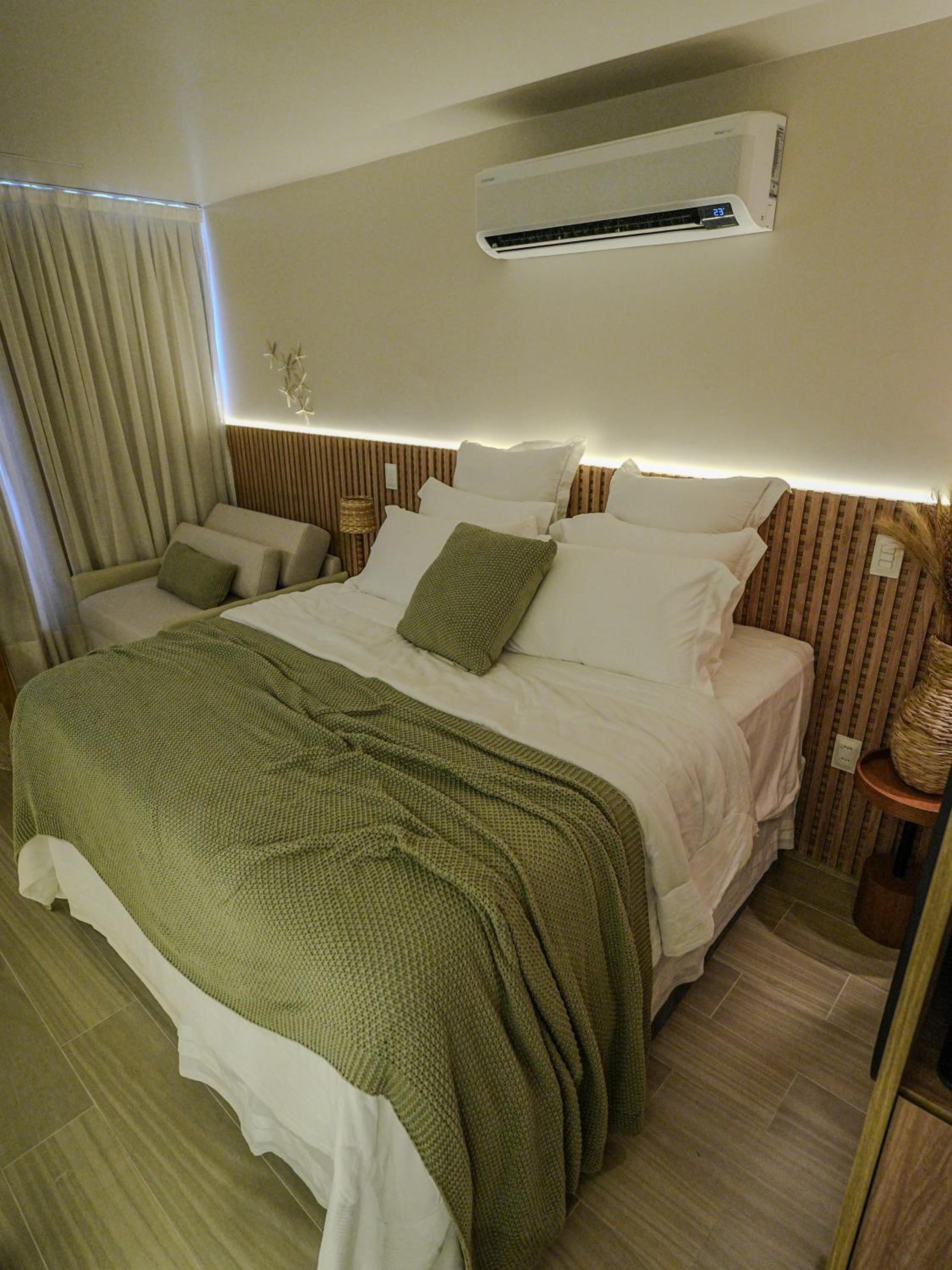 Setai Yacht Premium #307 by AcalMar Flats
