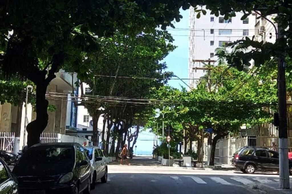 Flat aconchegante na praia com vista para a mata