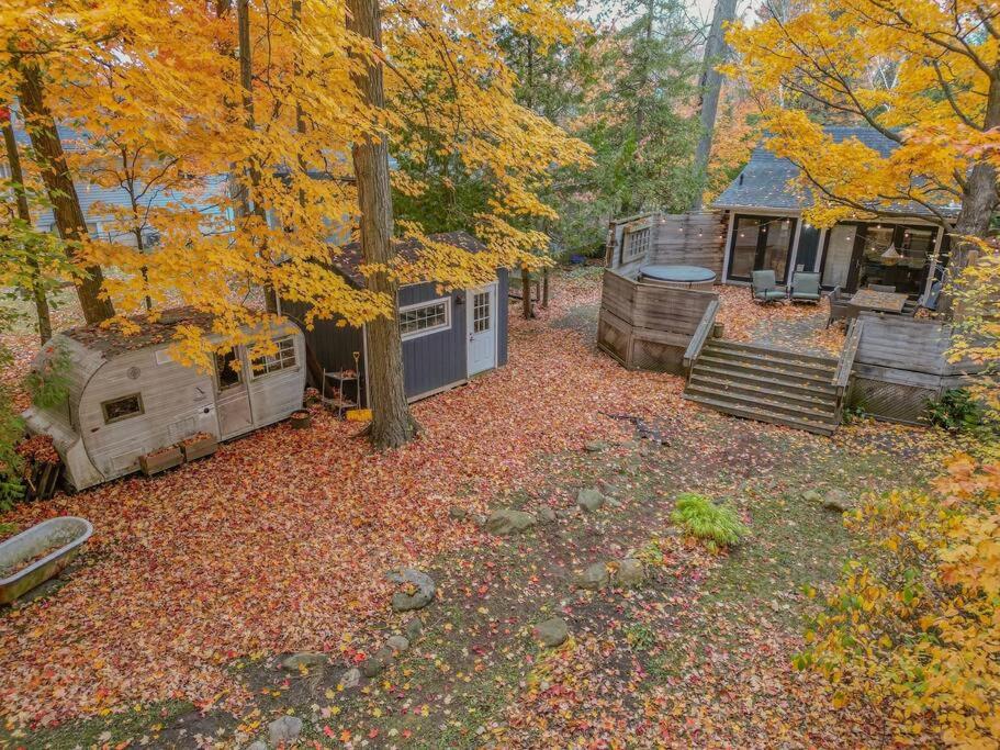 Cozy Cabin Retreat Hot Tub and Fire Pit