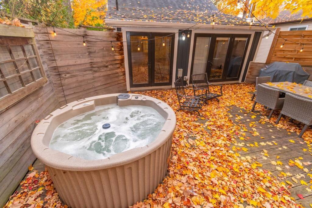 Cozy Cabin Retreat Hot Tub and Fire Pit