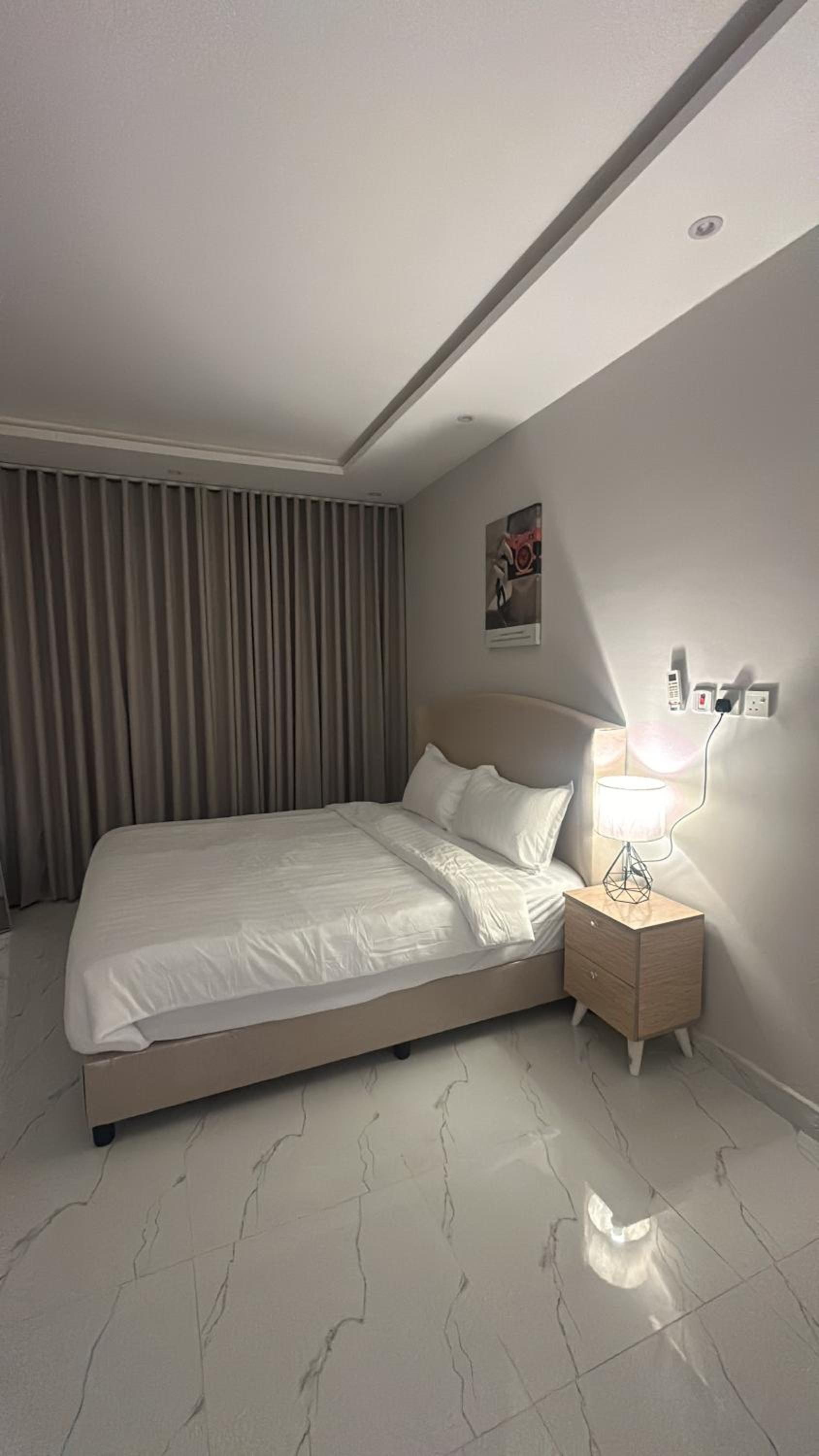21 - 1 bedroom apartment with self check in