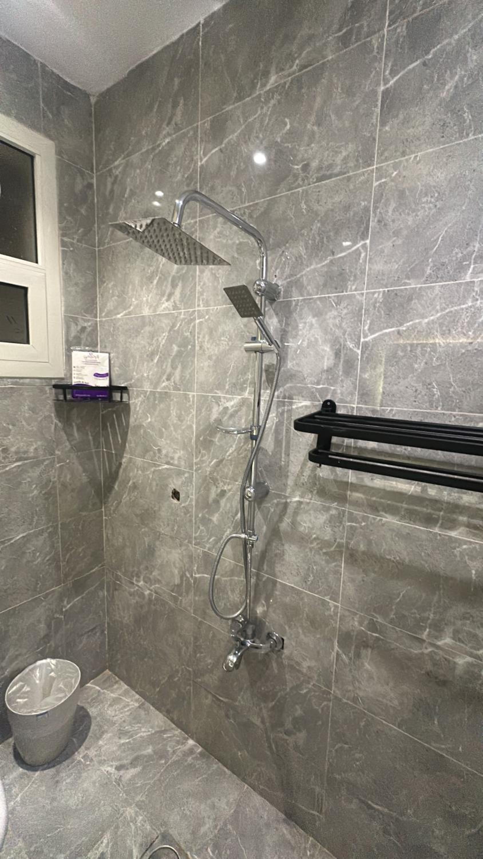 21 - 1 bedroom apartment with self check in