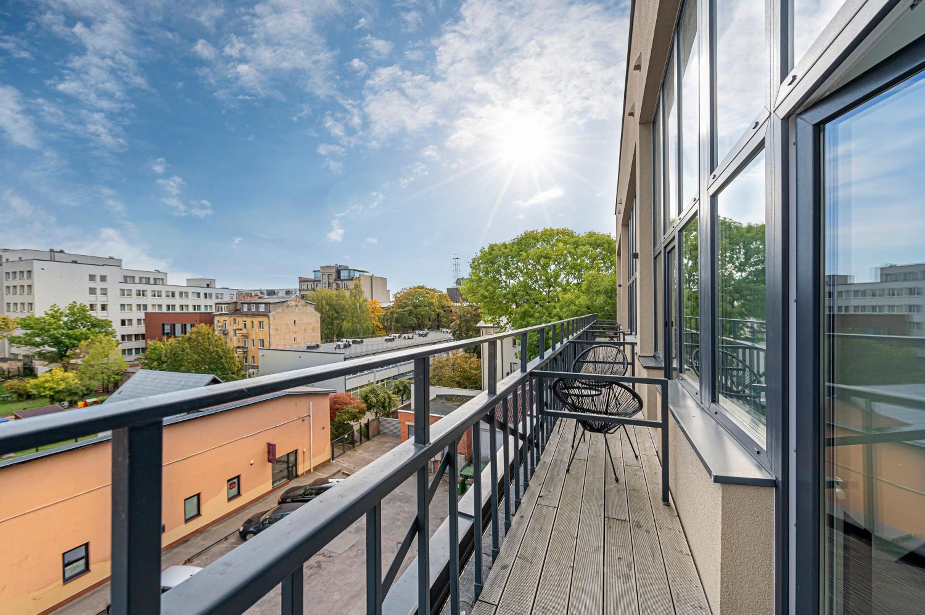 Mini Loft 1 BD Apt by Domvia view 5