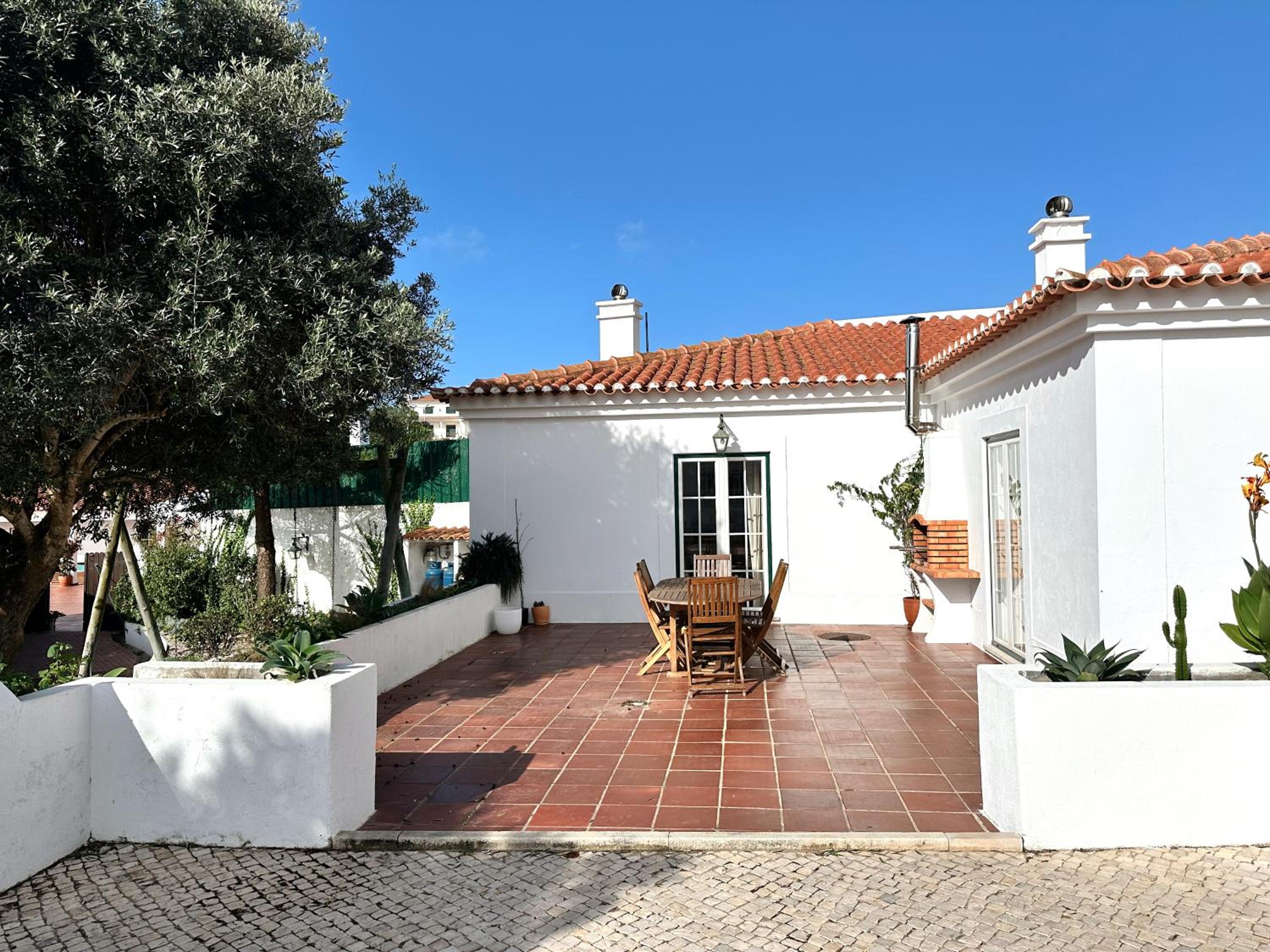 The Blanco Bungalow Ericeira view 4