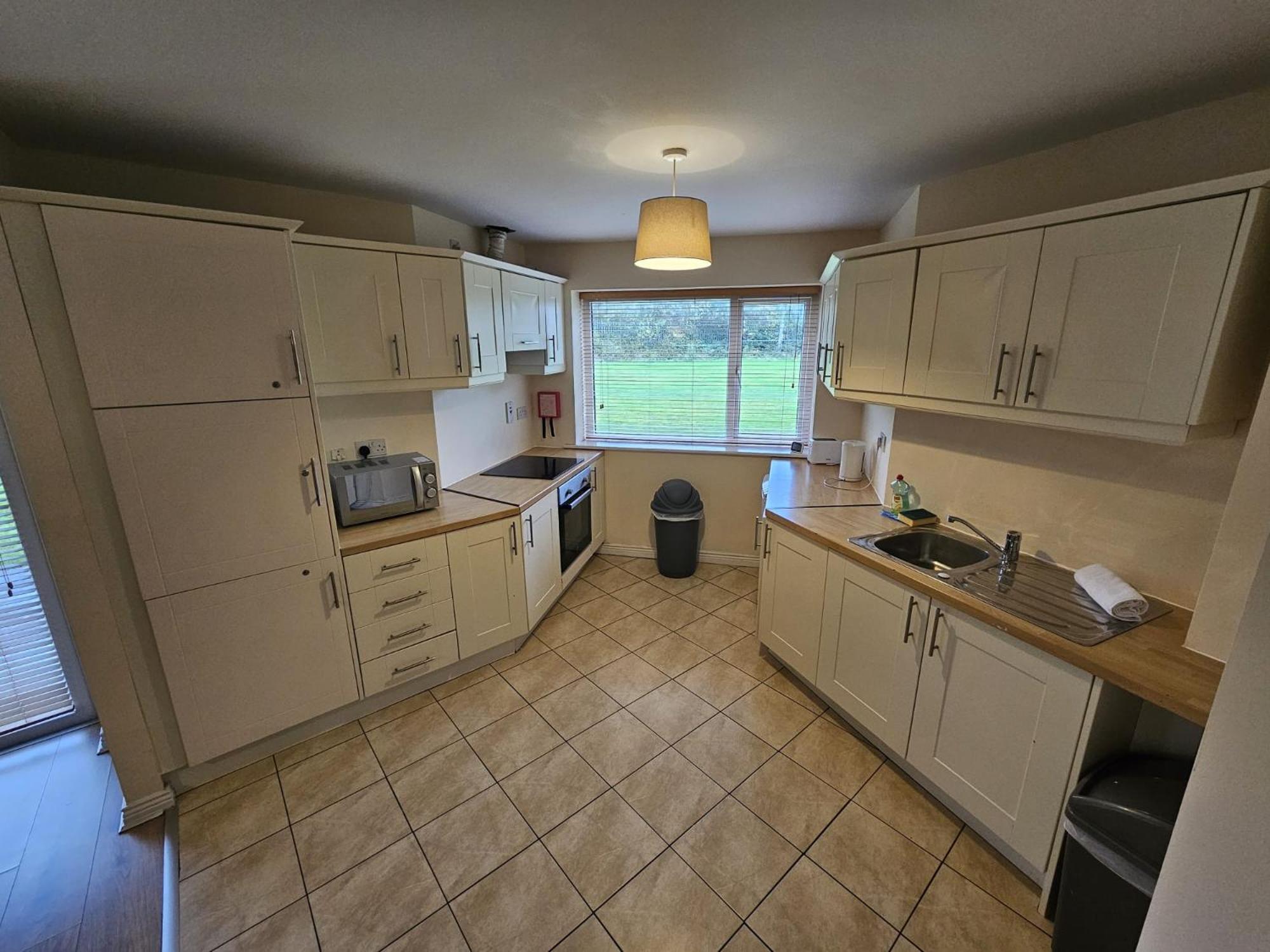 Athlone Vacations - Two Bedroom Apartment Athlone - Property Image 6