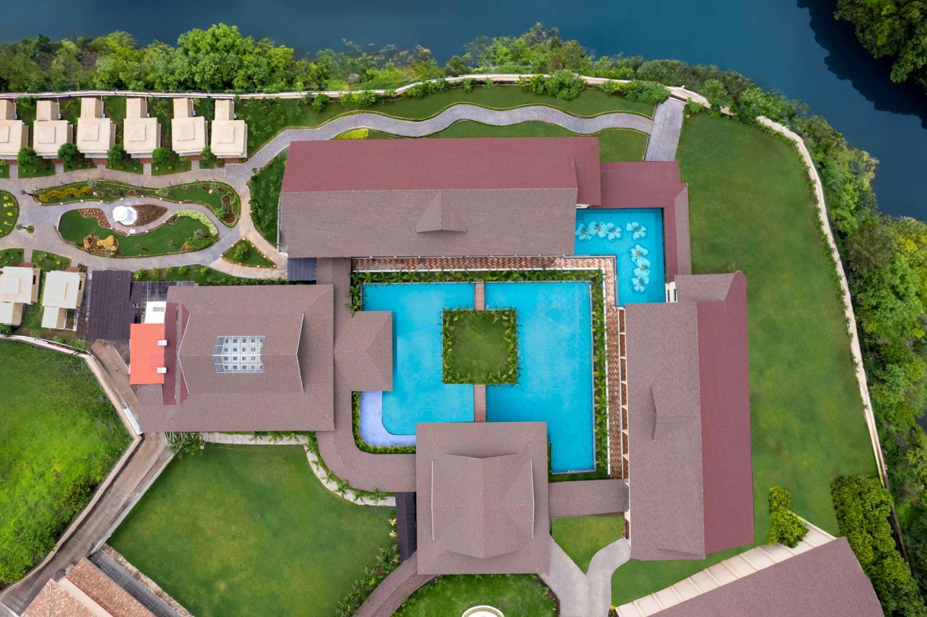 Radisson Blu Plaza Resort & Convention Centre Karjat