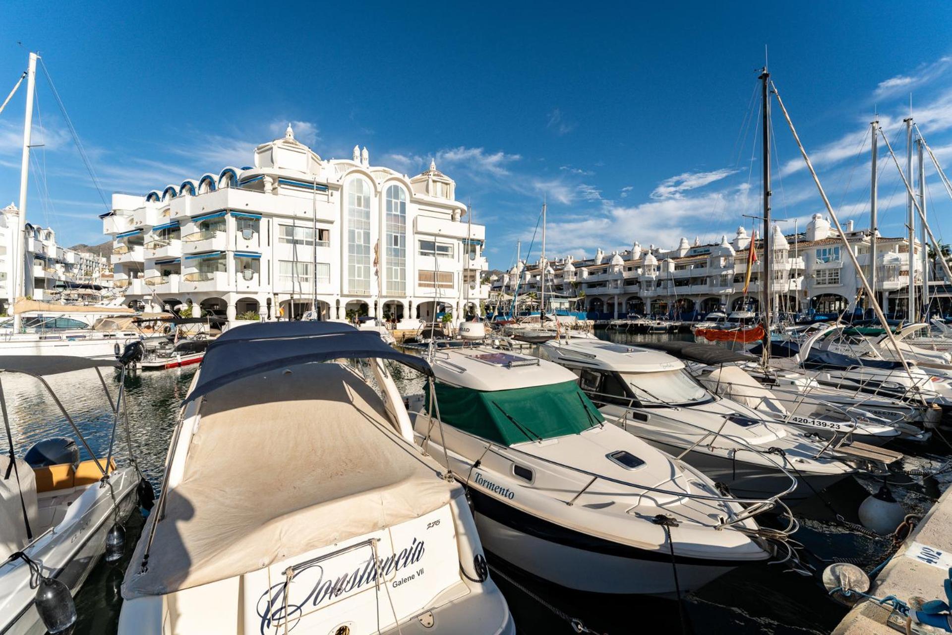 MalagaSuite Puerto Marina Benalmadena