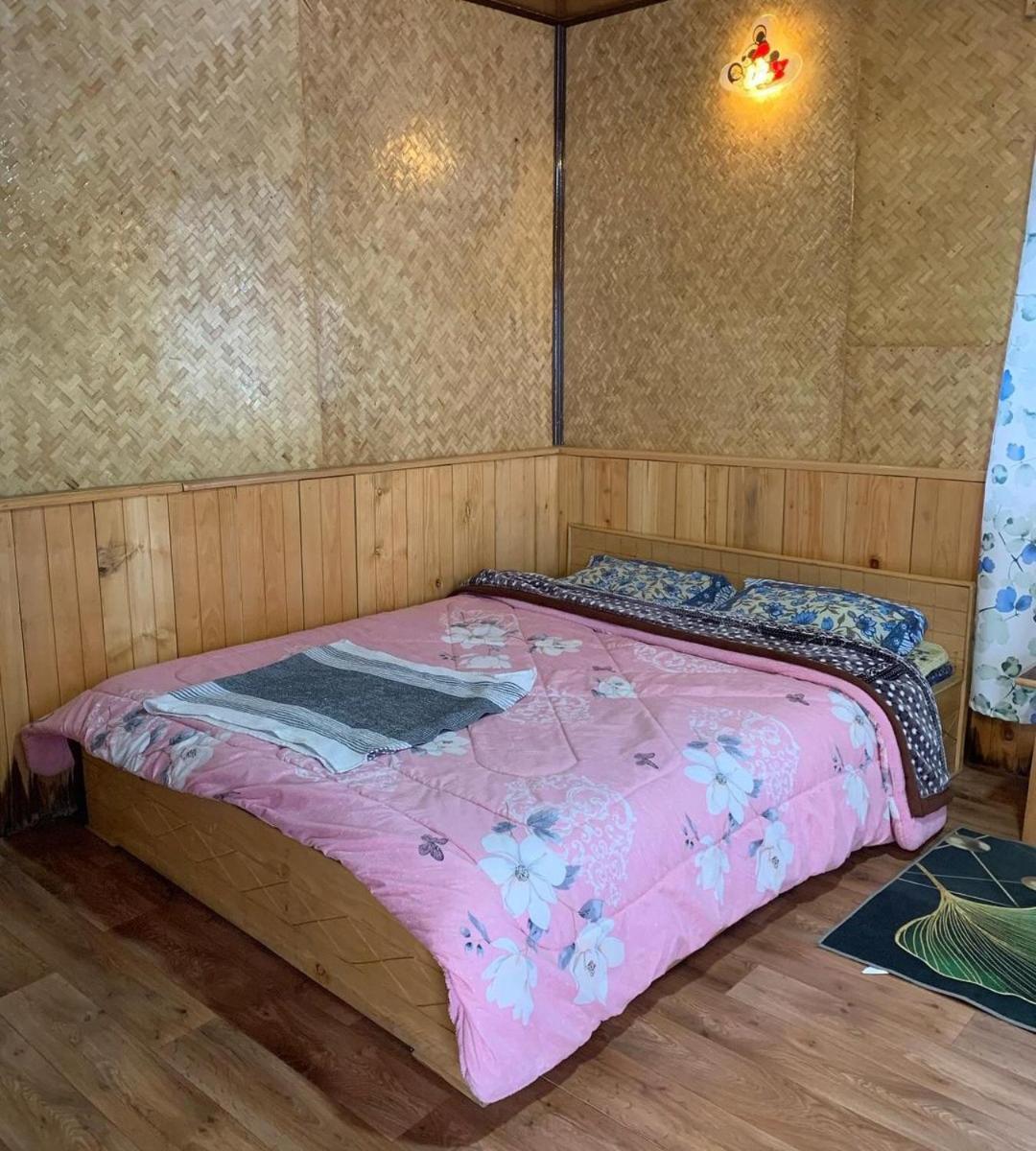 Kelly's Rooms