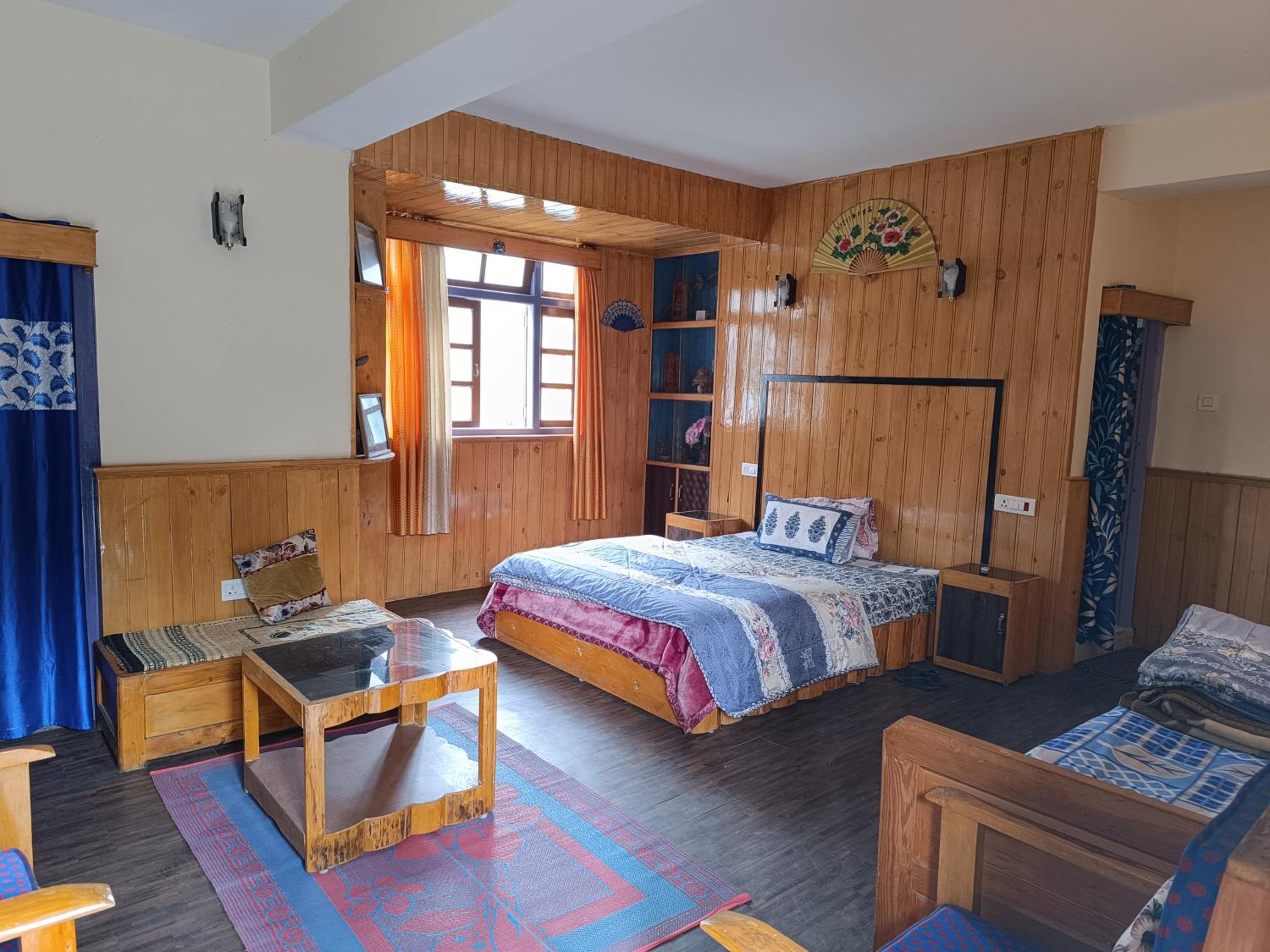 Kelly's Rooms