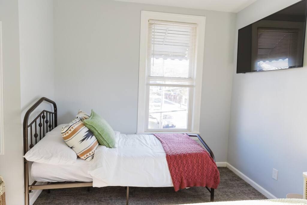 Harty's Terrace 302 N Terrace, photo 2