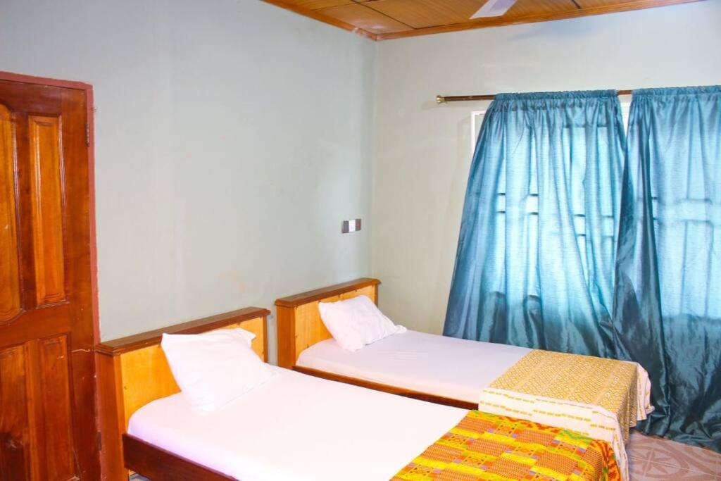 Kente Heritage Lodge - Bonwire view 3